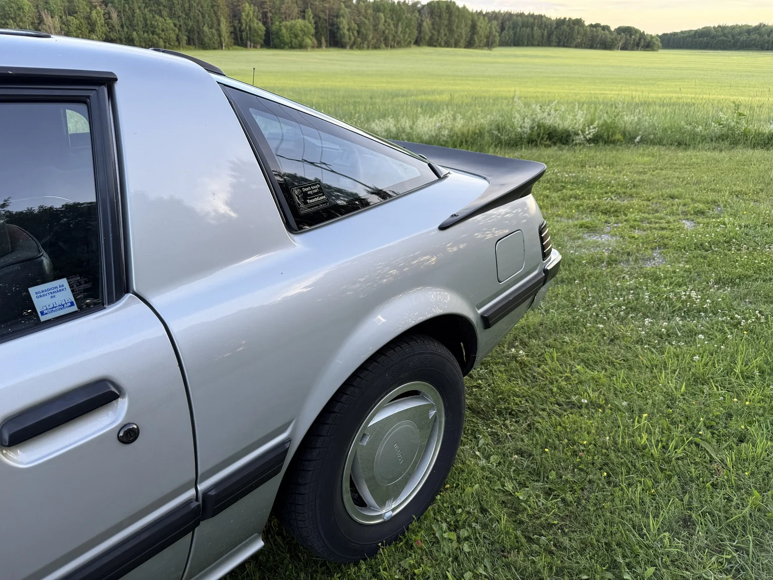 Exteriörbild på 1983 Mazda RX-7 (18)