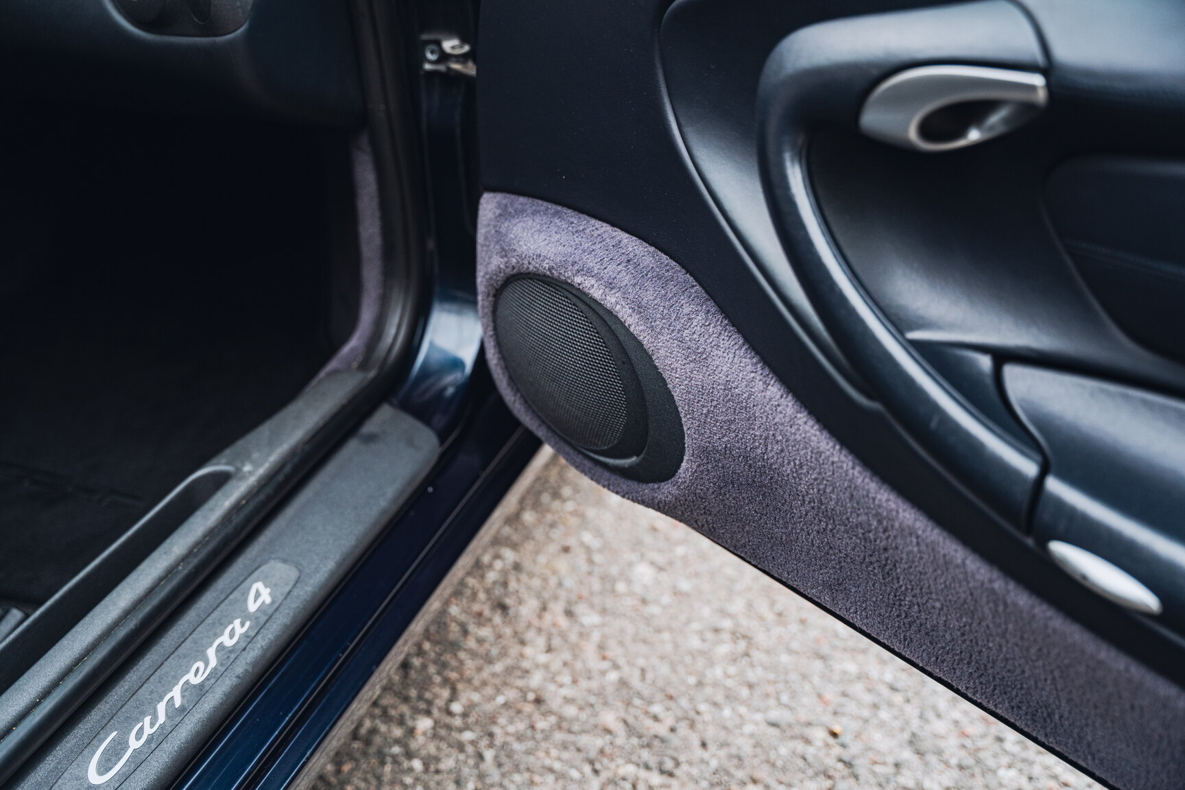 Interior image of 1999 Porsche 911 Carrera 4
