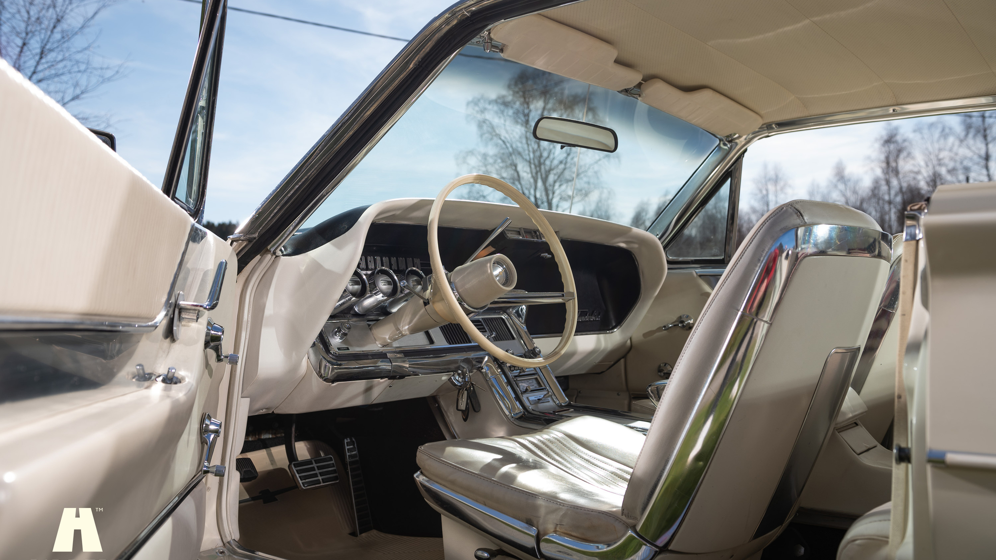 Interior image of 1964 Ford Thunderbird 6.4 HT (1)
