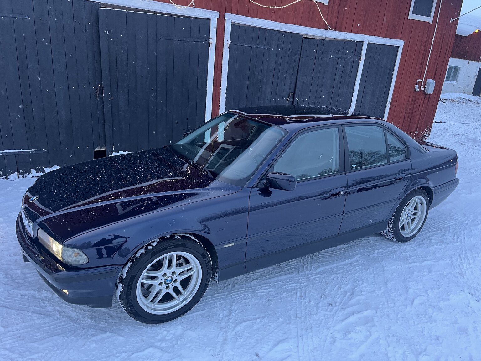 Exteriörbild på 1996 BMW 750IA