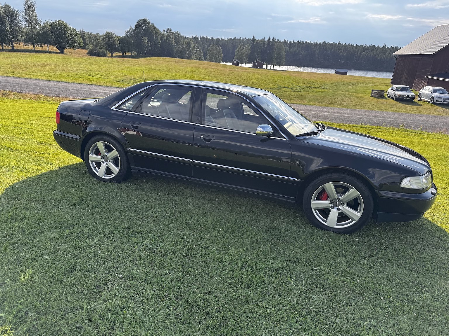 Exteriörbild på 1999 Audi S8 4.2 Quattro