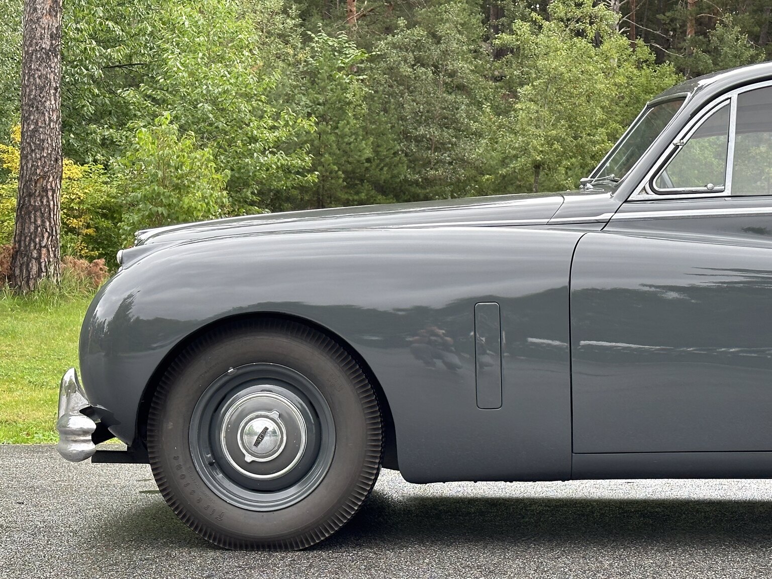 Exteriörbild på 1954 Jaguar Mark VII Saloon