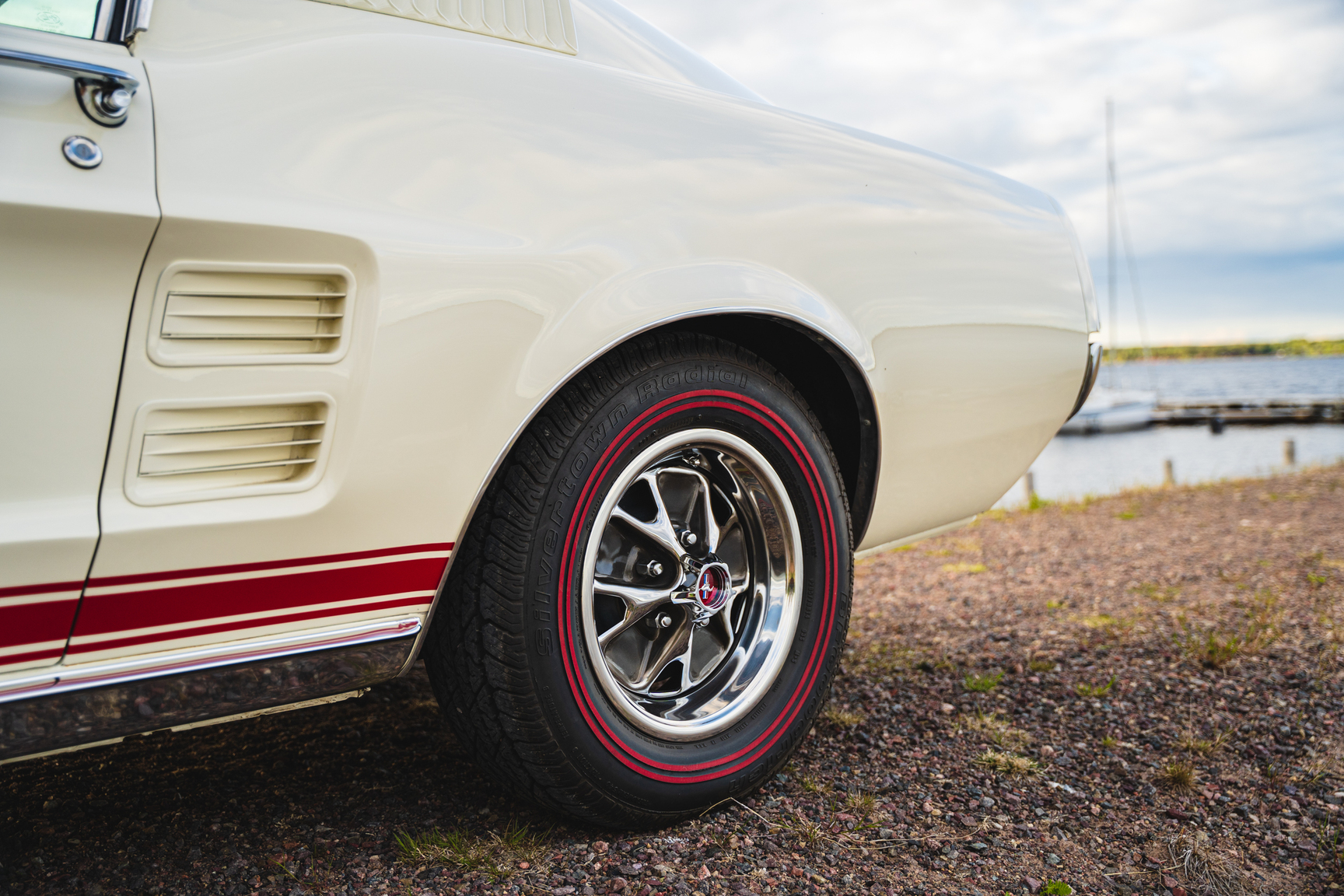 Exteriörbild på 1967 Ford Mustang Fastback (36)