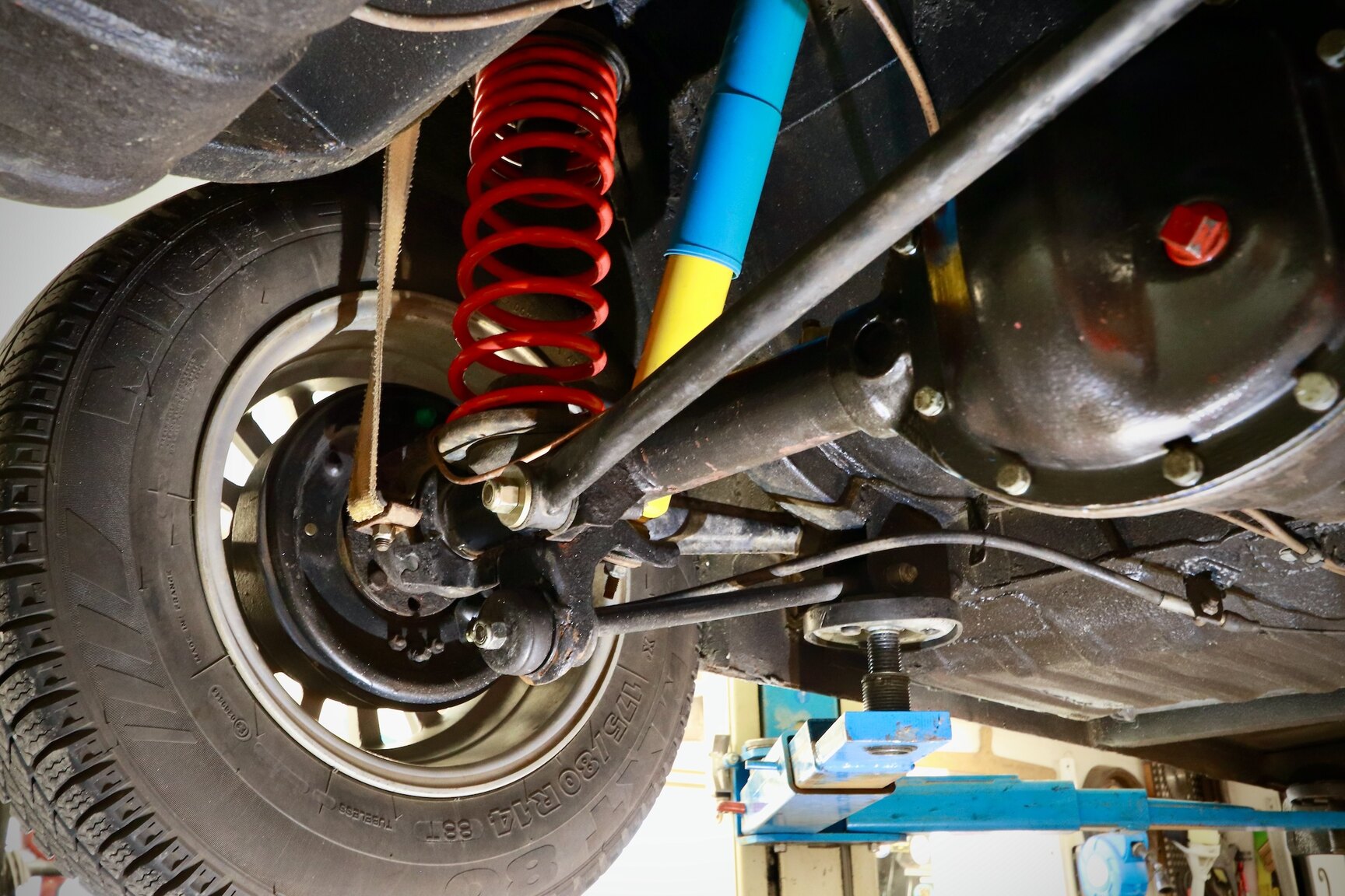 Image of 1964 Volvo P 1800S (31) mechanics