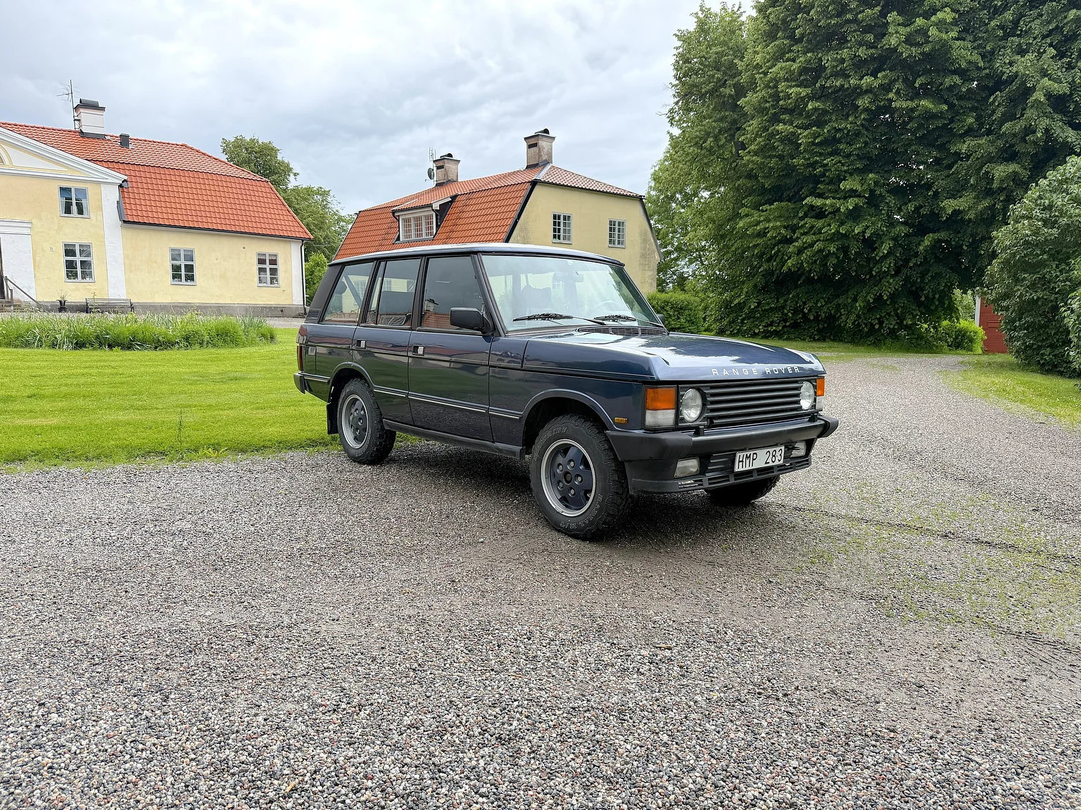 Exterior image of 1990 Range Rover Vogue SE 3.9 (1)