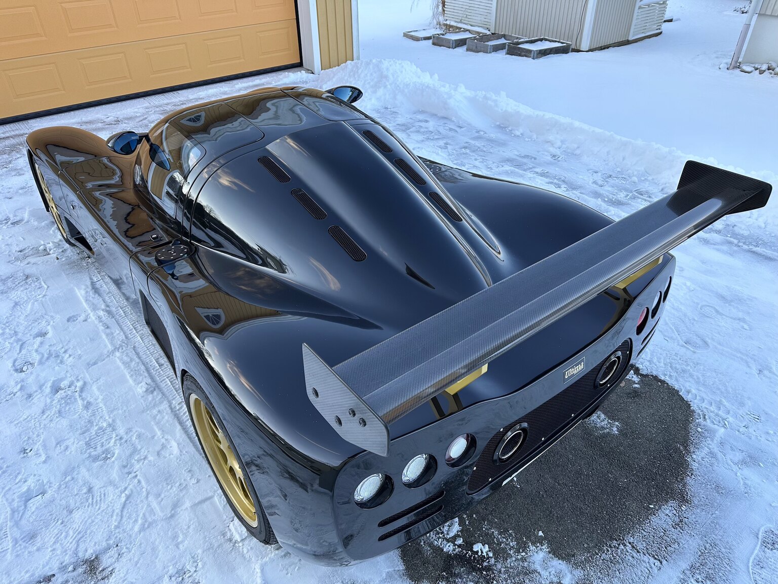 Exteriörbild på 2021 Ultima Evolution LS3