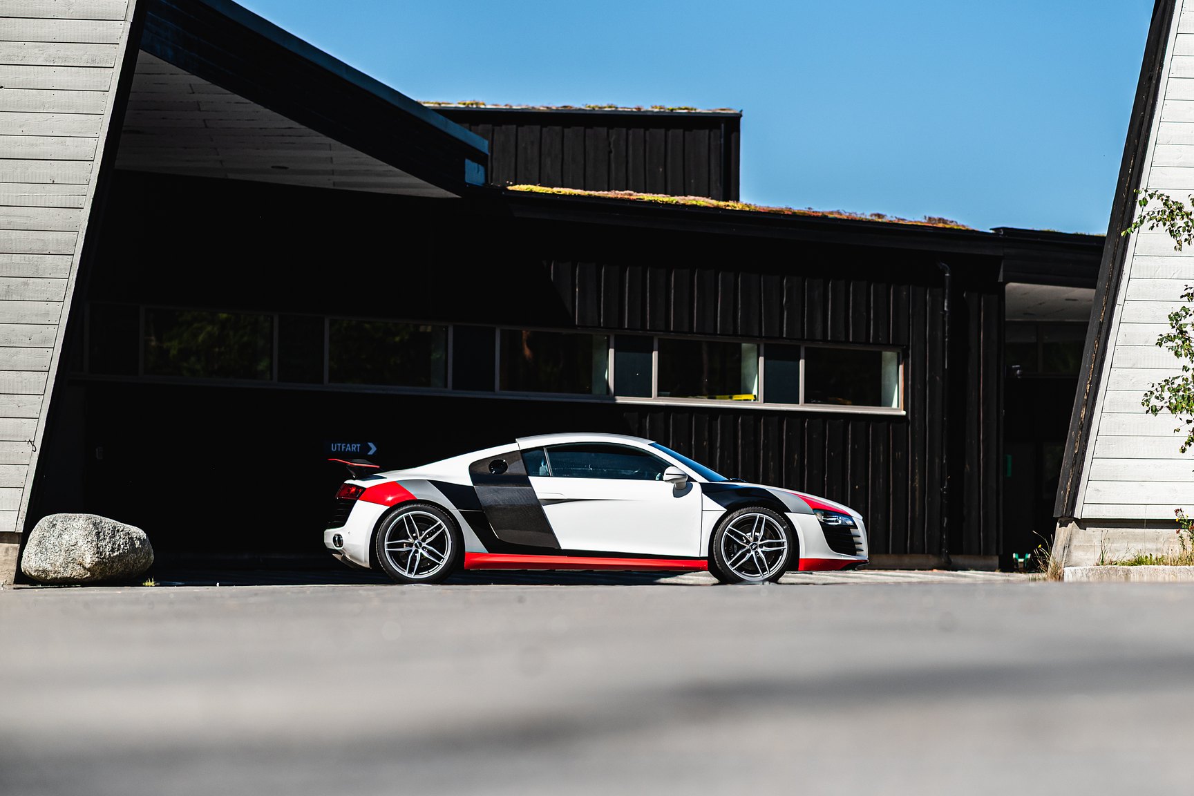 Exterior image of 2008 Audi R8 4.2 V8 Turbo Manuell