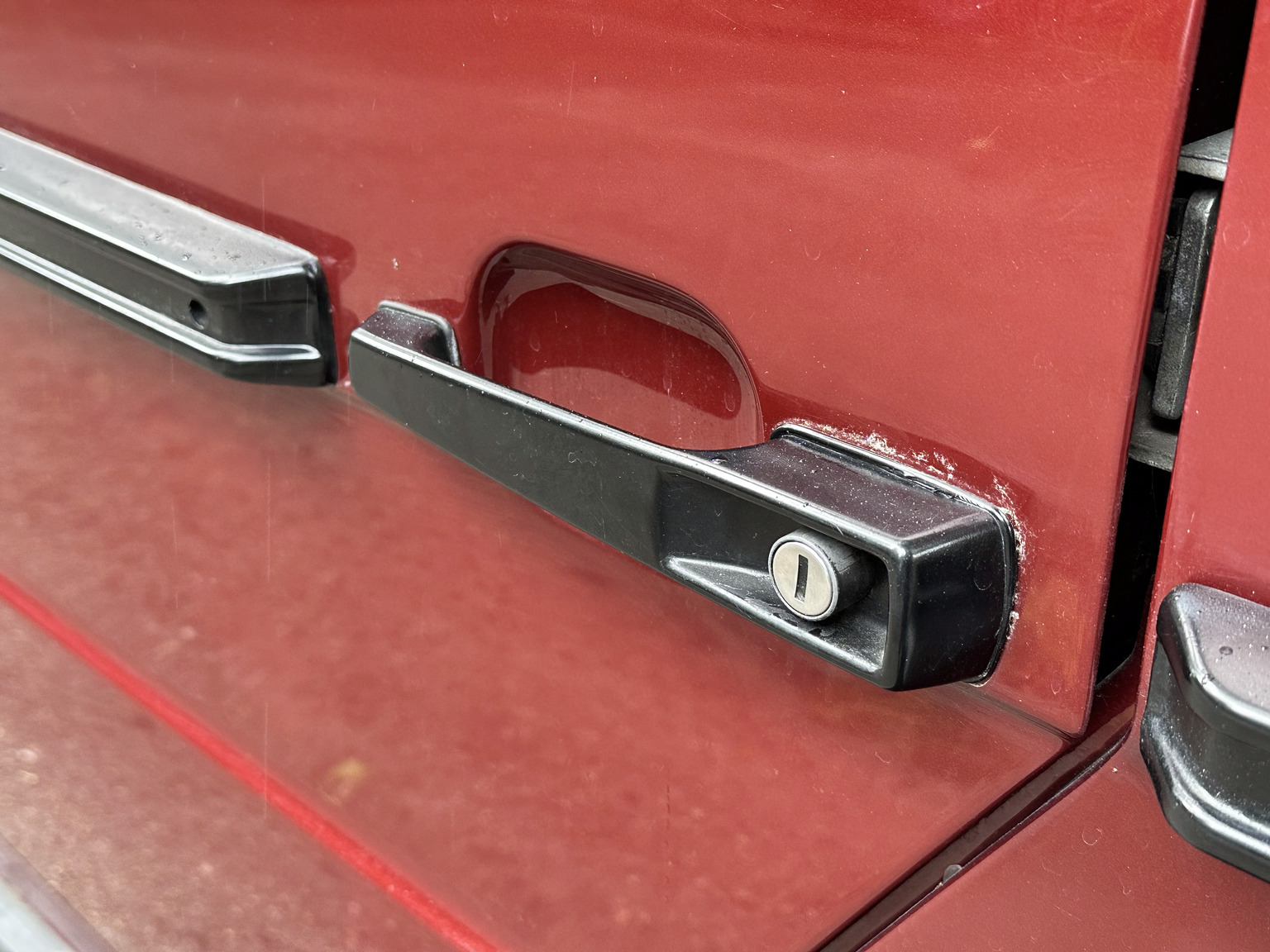 Exterior image of 1986 Mercedes 280 GE (11)