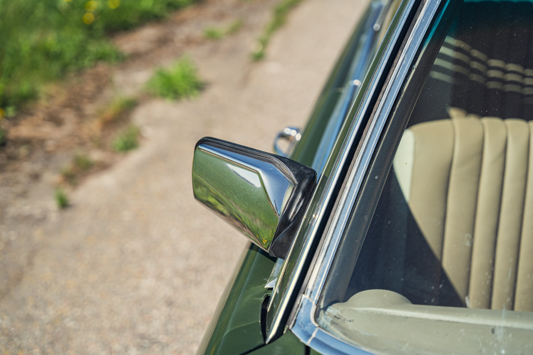 Exteriörbild på 1976 Mercedes-Benz 450 SLC (35)