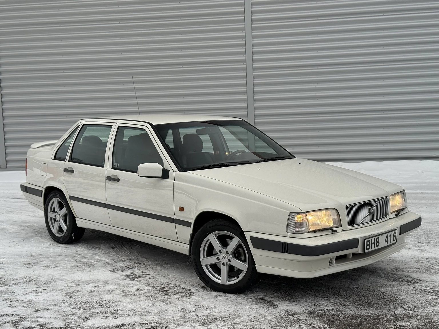 Exterior image of 1994 Volvo 850 2.5 SE (2)