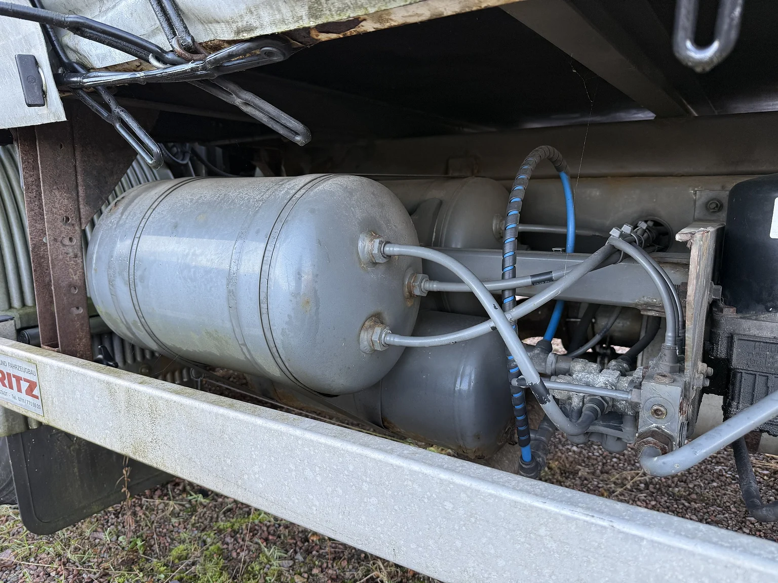 Exteriörbild på 2000 Volvo FL6 4x2 - NO RESERVE (34)