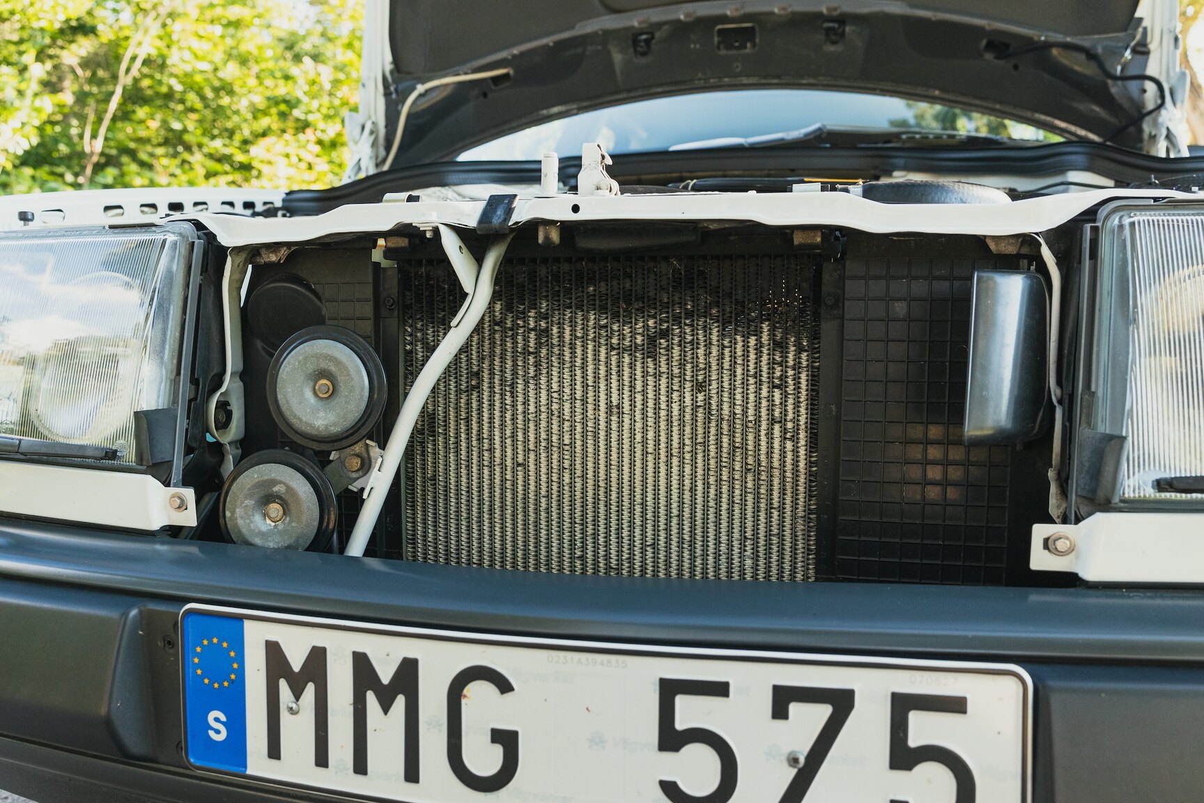 Image of 1987 Mercedes-Benz 230E mechanics