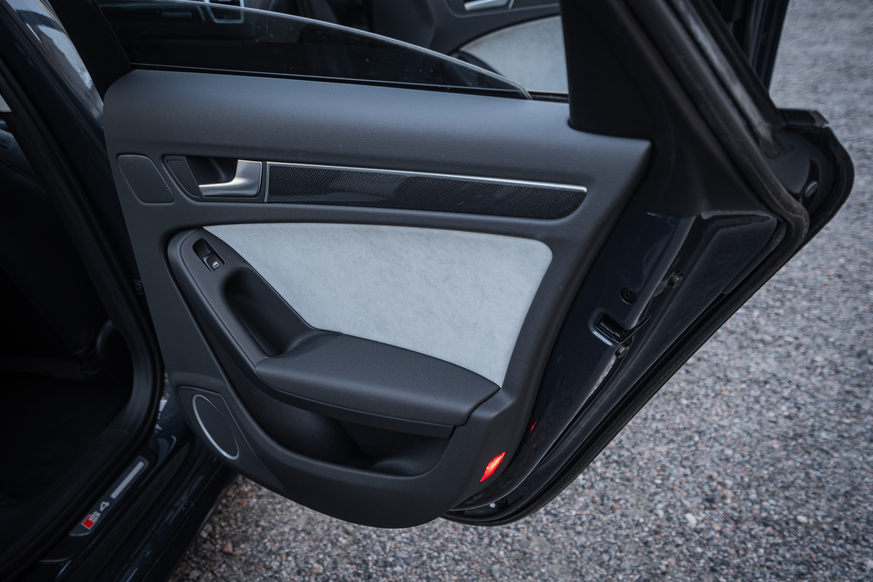 Innenraumfoto von 2011 Audi S4 (37)