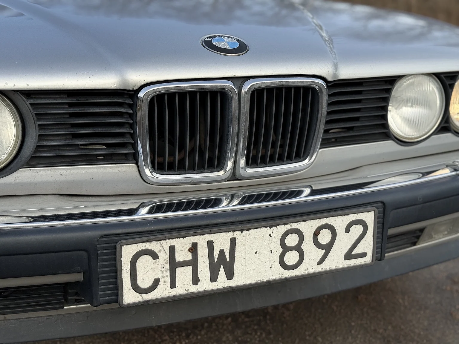 Exteriörbild på 1992 BMW 730iA (32)