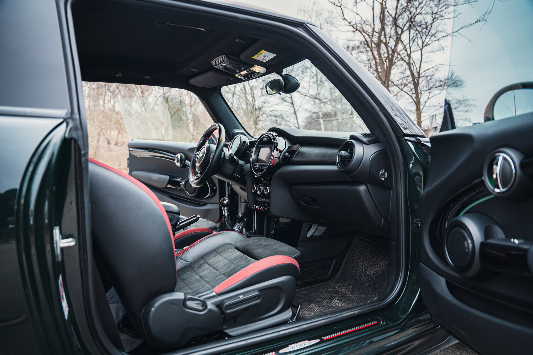 Interiörbild 2017 Mini Cooper JCW (4)