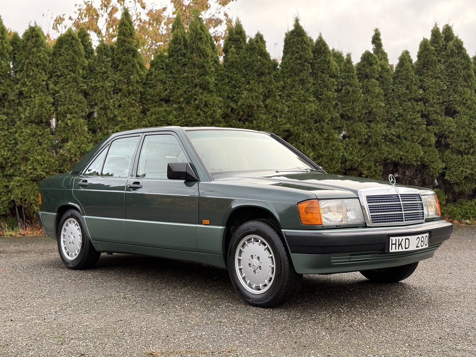 Exterior image of 1989 Mercedes-Benz 190 E