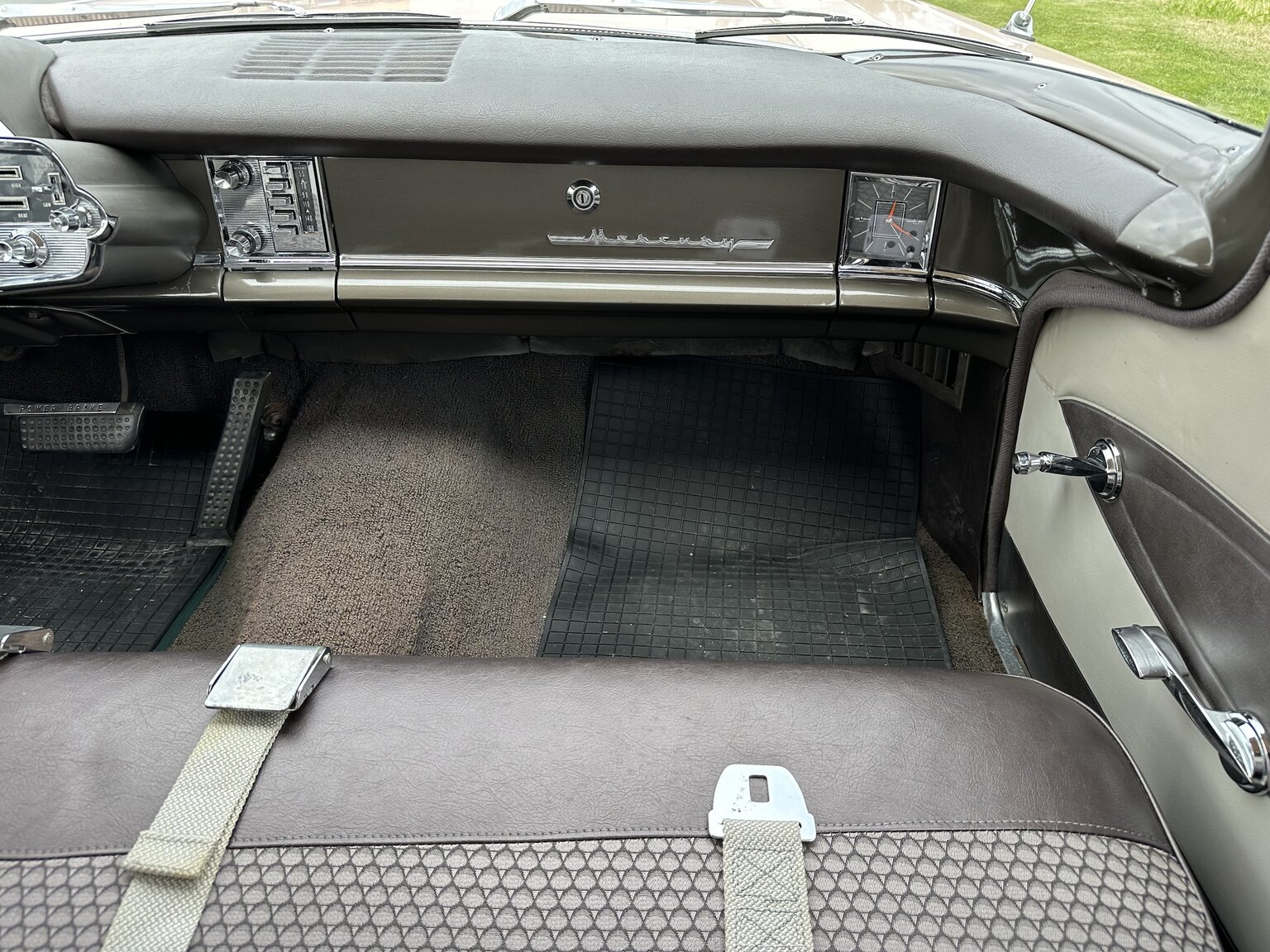 Interior image of 1959 Mercury Monterey 4-door Hardtop Cruiser