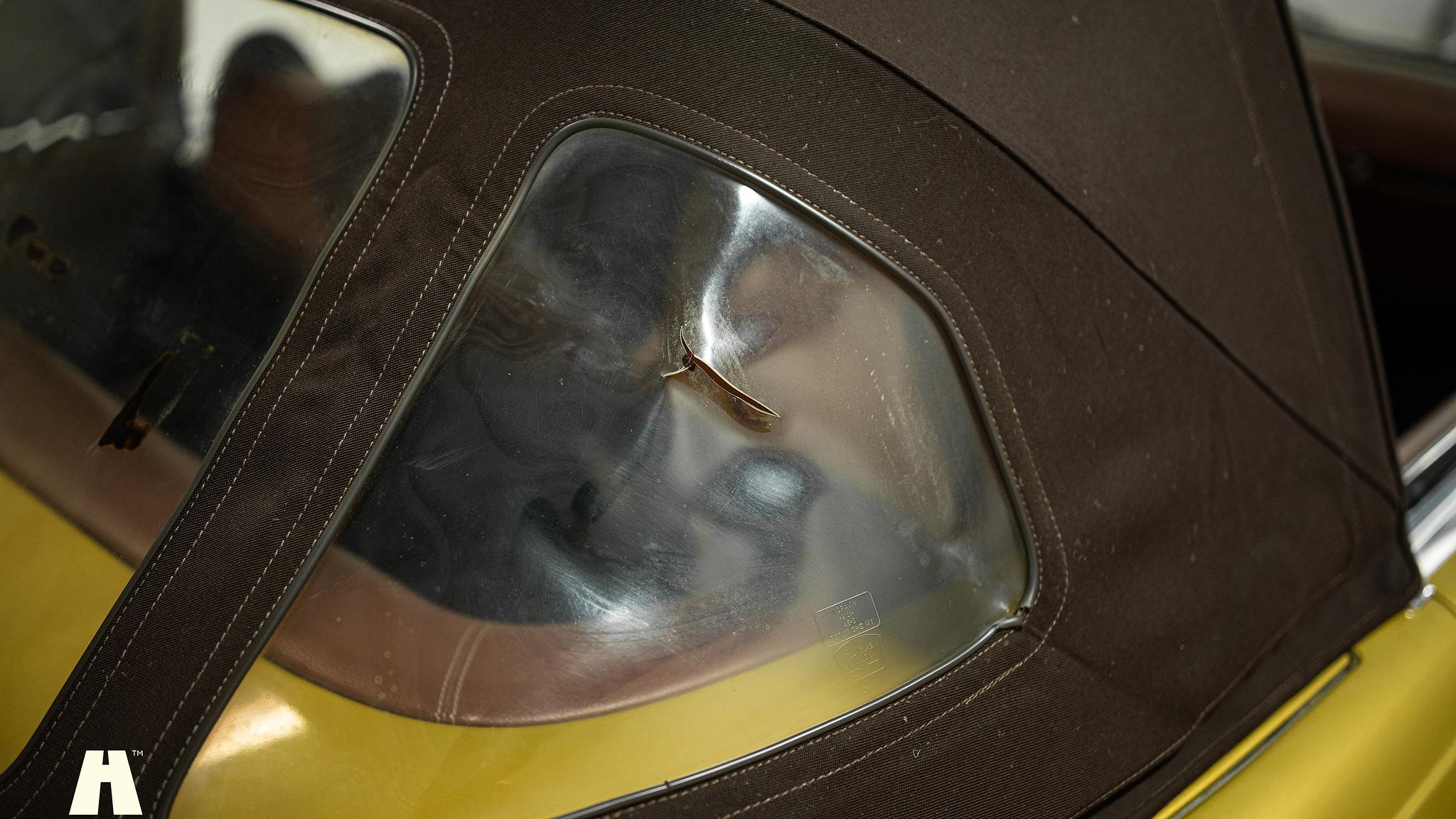 Exteriörbild på 1975 Mercedes SL 350