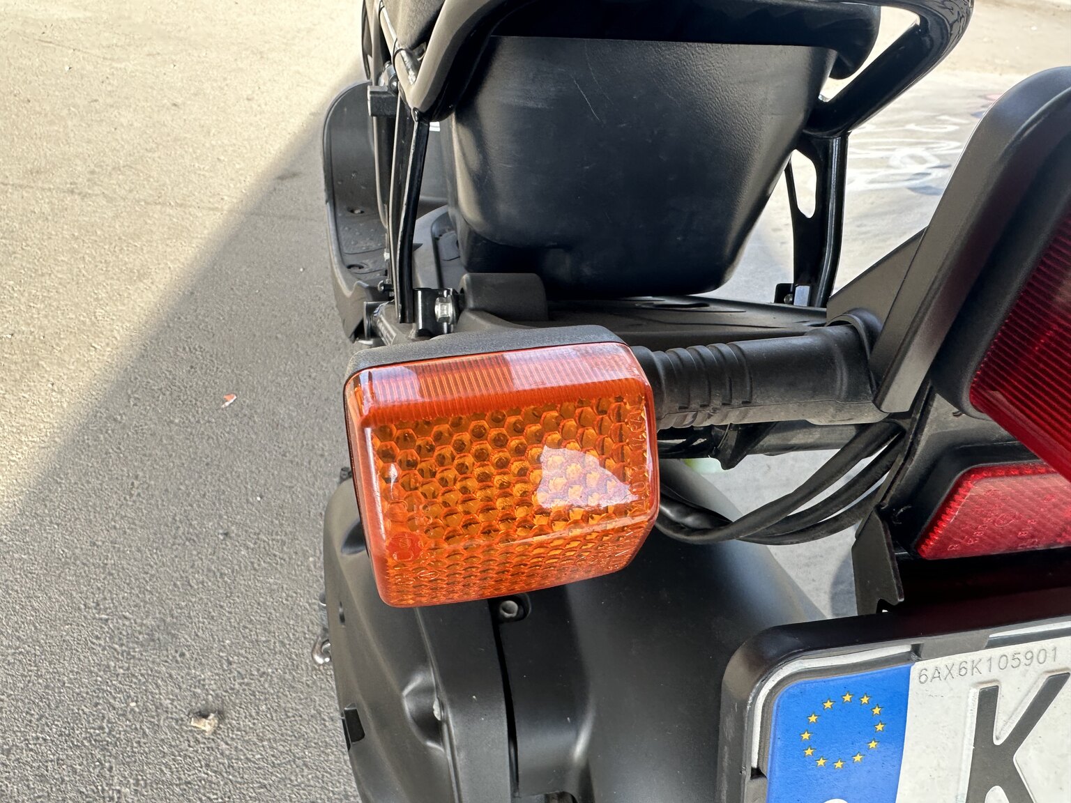 Exterior image of 2010 Honda NPS 50 Zoomer