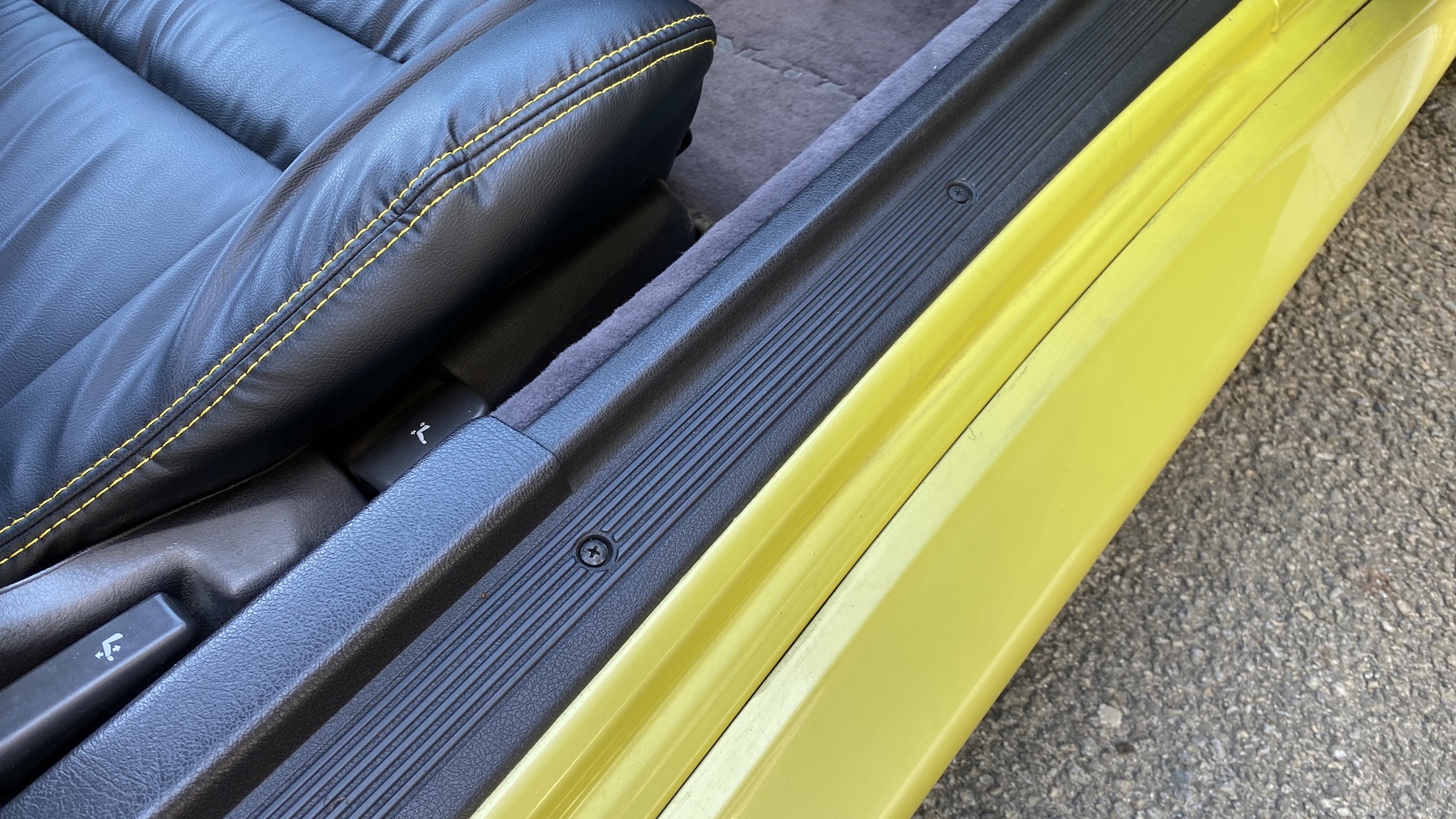 Interior image of 1992 Dodge Stealth (19)