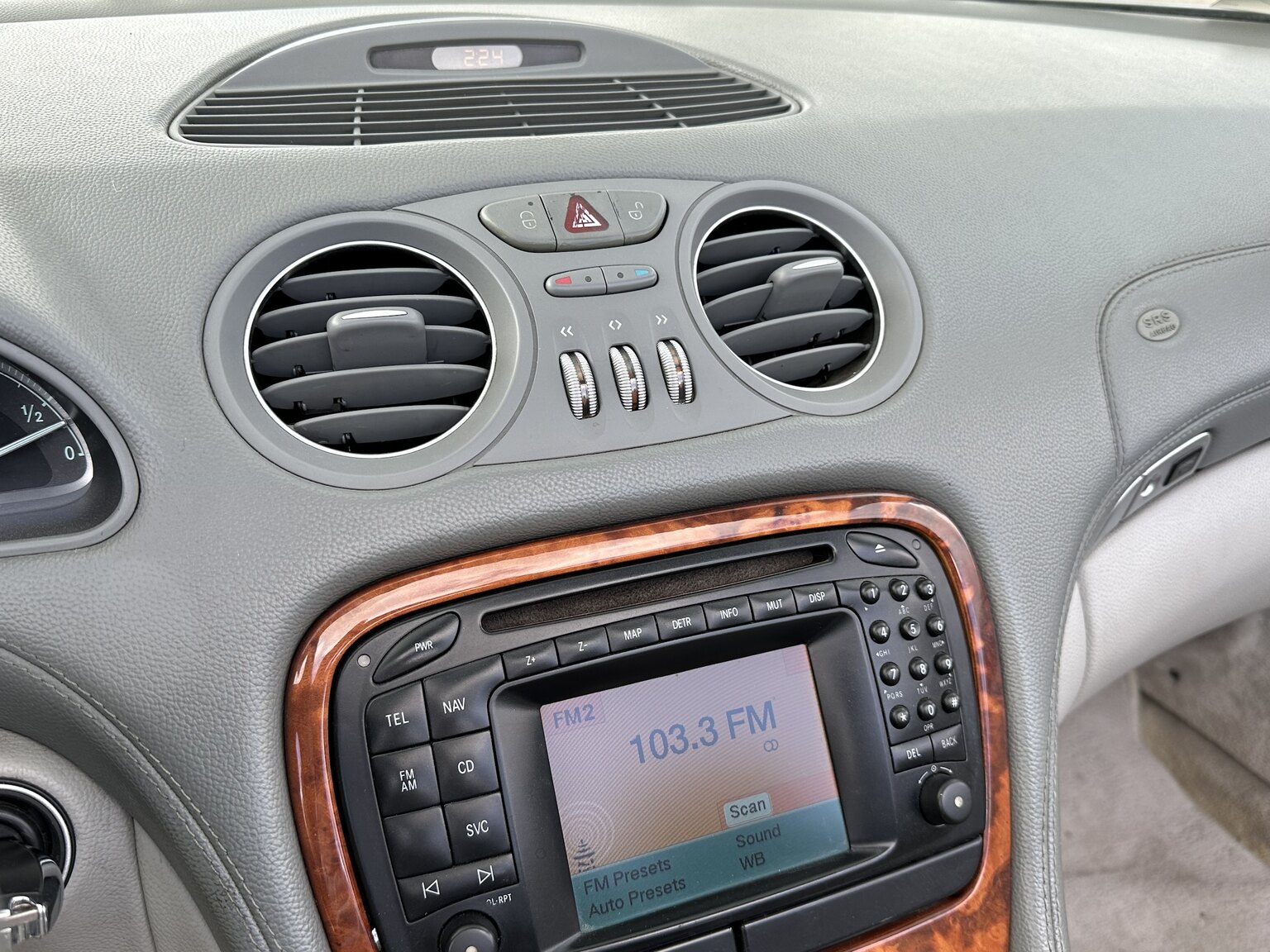 Interiörbild 2003 Mercedes Benz SL 500