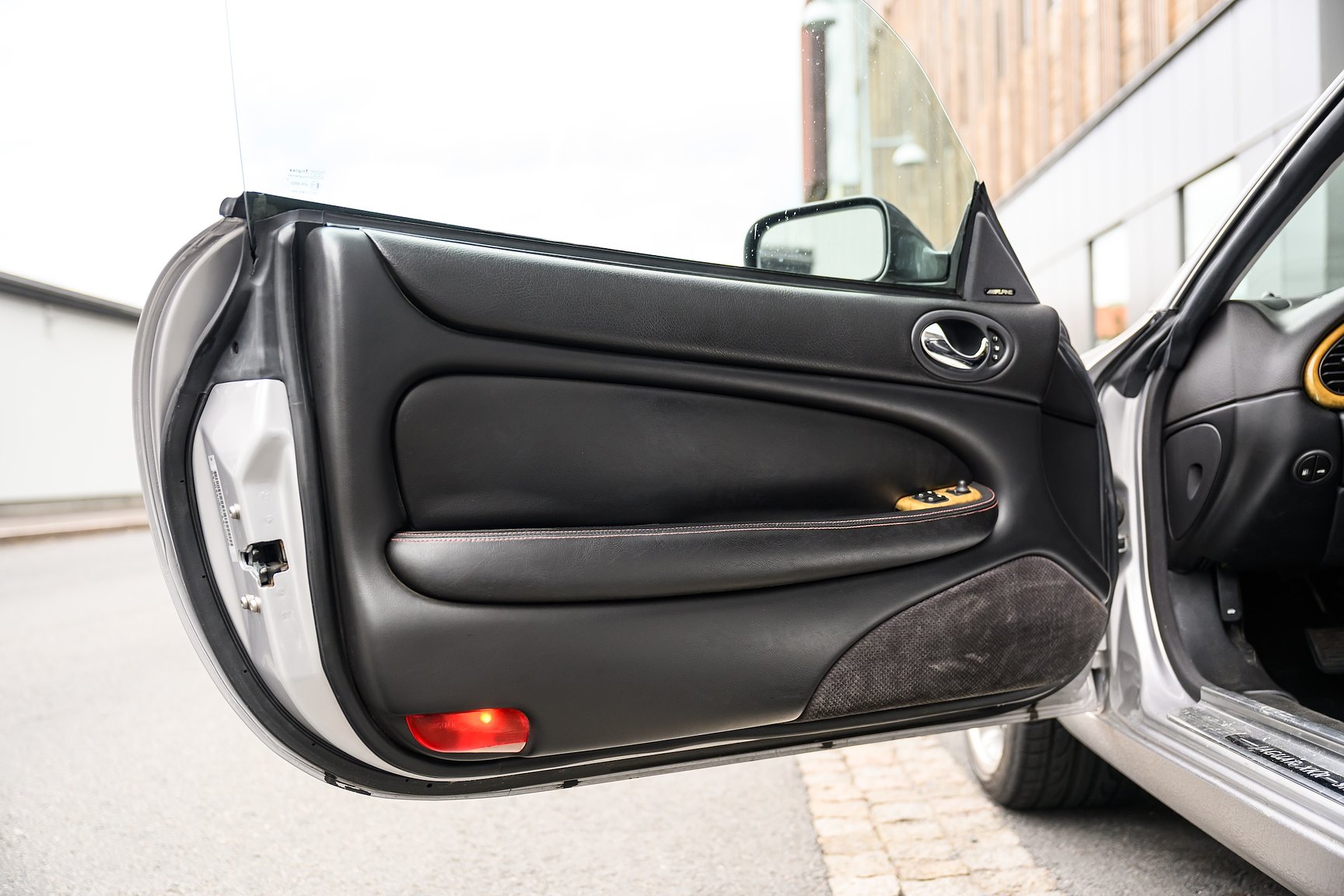 Interior image of 2001 Jaguar XKR Silverstone