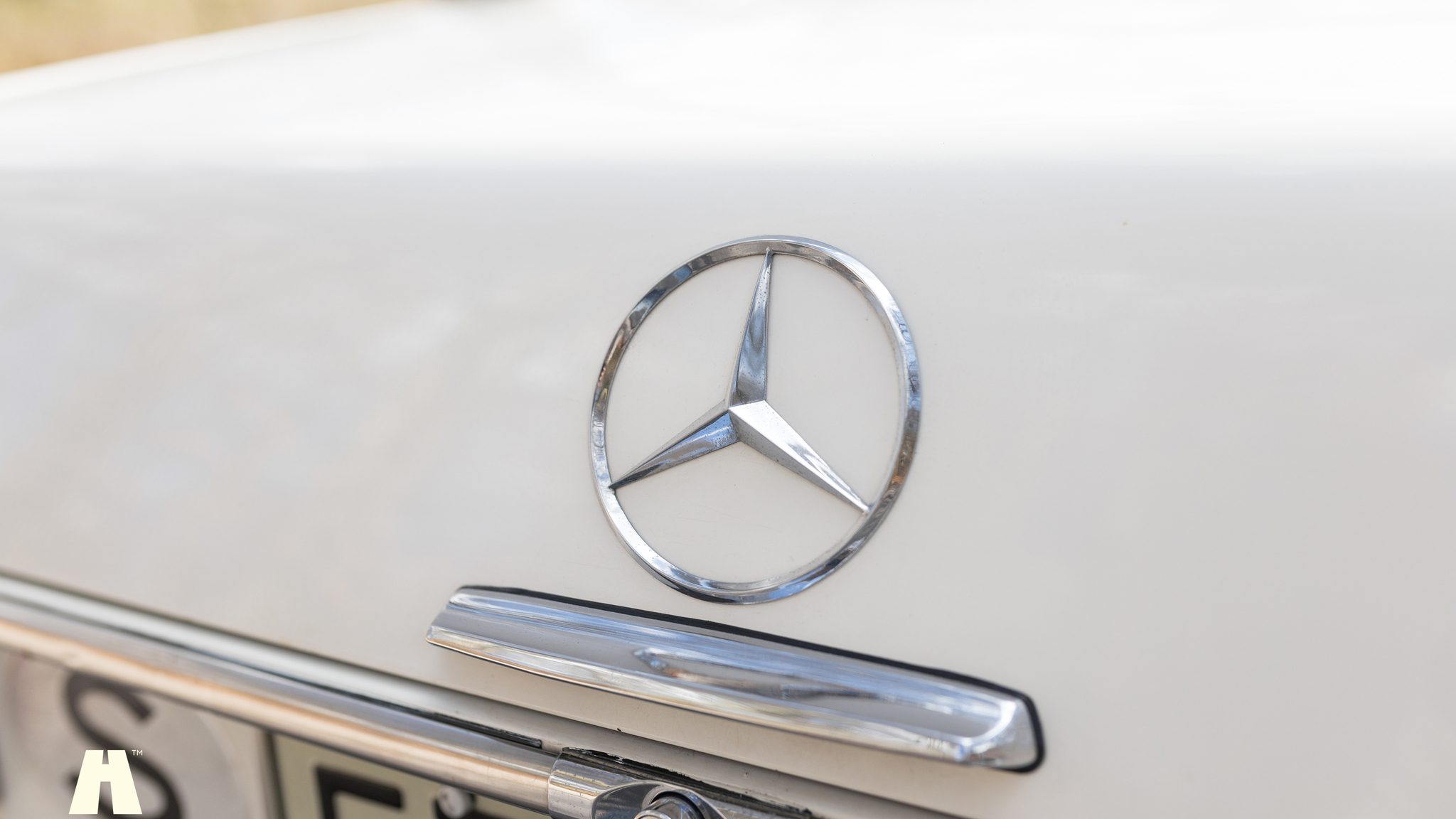Aussenfoto 1970 Mercedes 250 CE