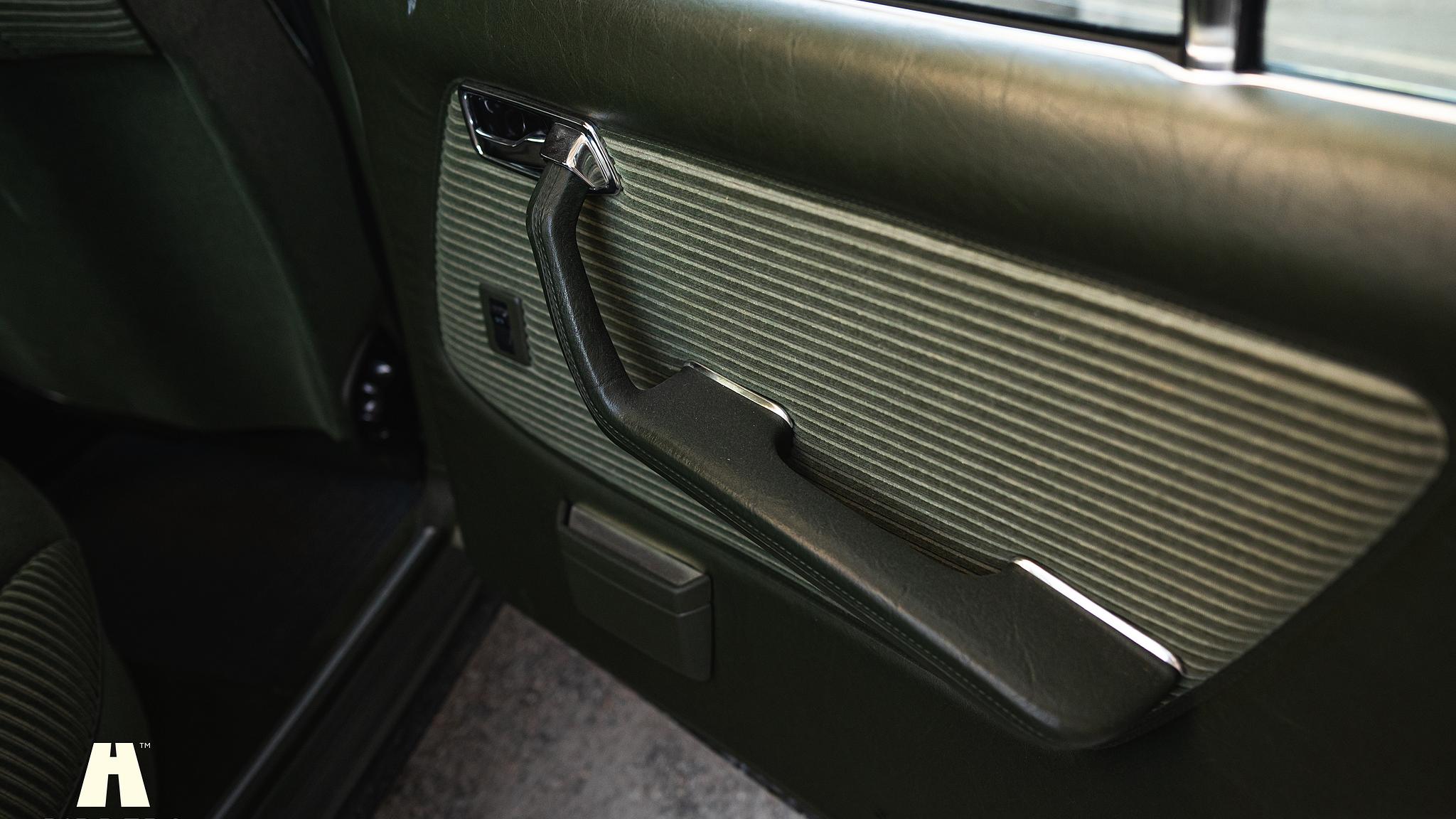 Innenraumfoto von 1985 Mercedes-Benz 200 Series 3  (11)