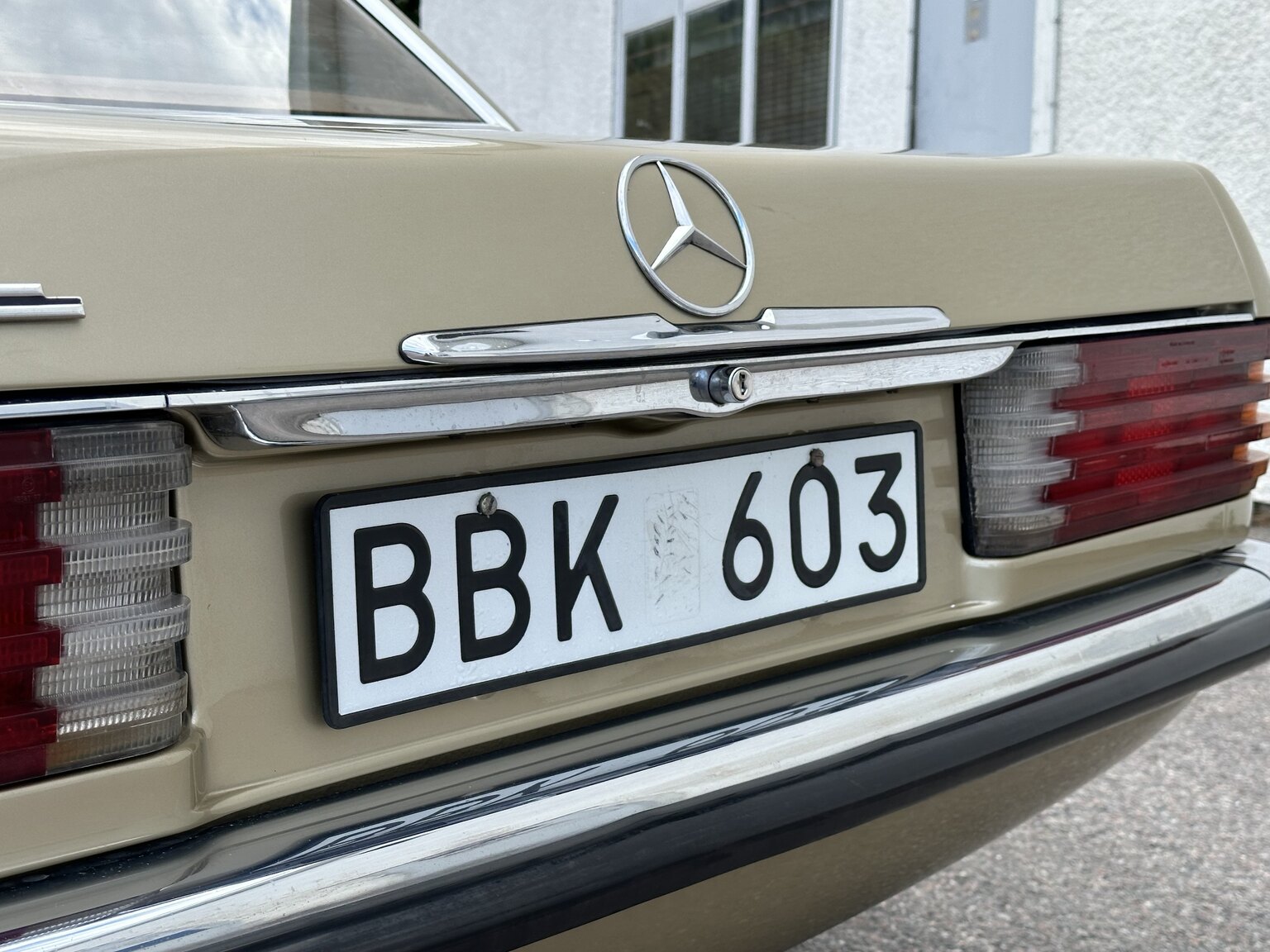 Exteriörbild på 1974 Mercedes benz 450 SL
