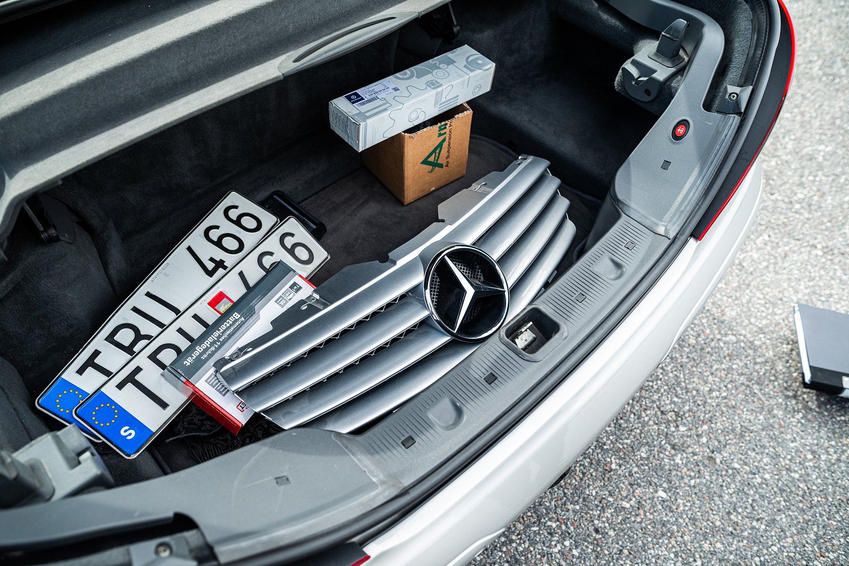 Image of 2002 Mercedes SL 55 AMG miscellaneous