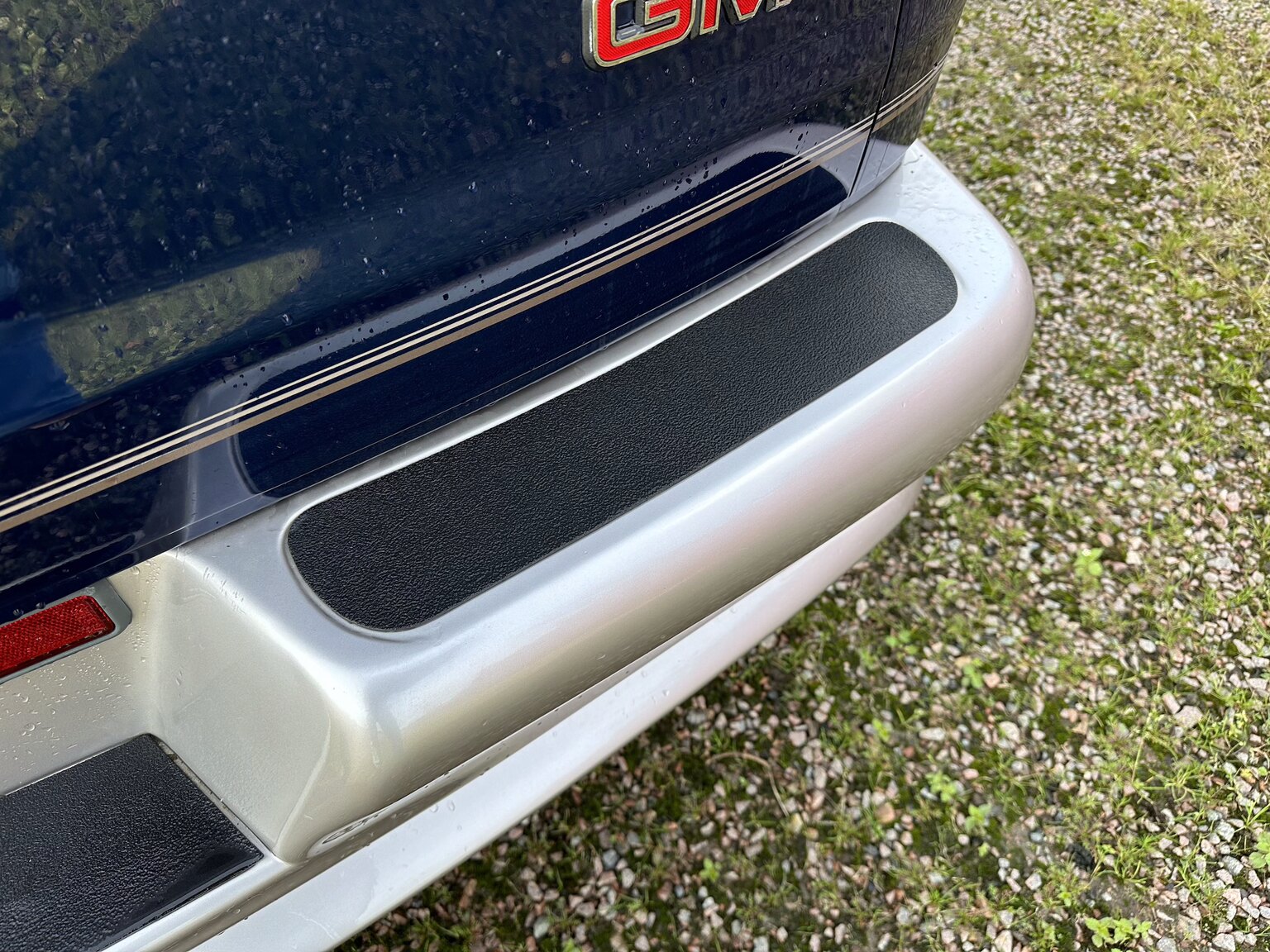 Exteriörbild på 2000 GMC Savana G1500 Conversion Van