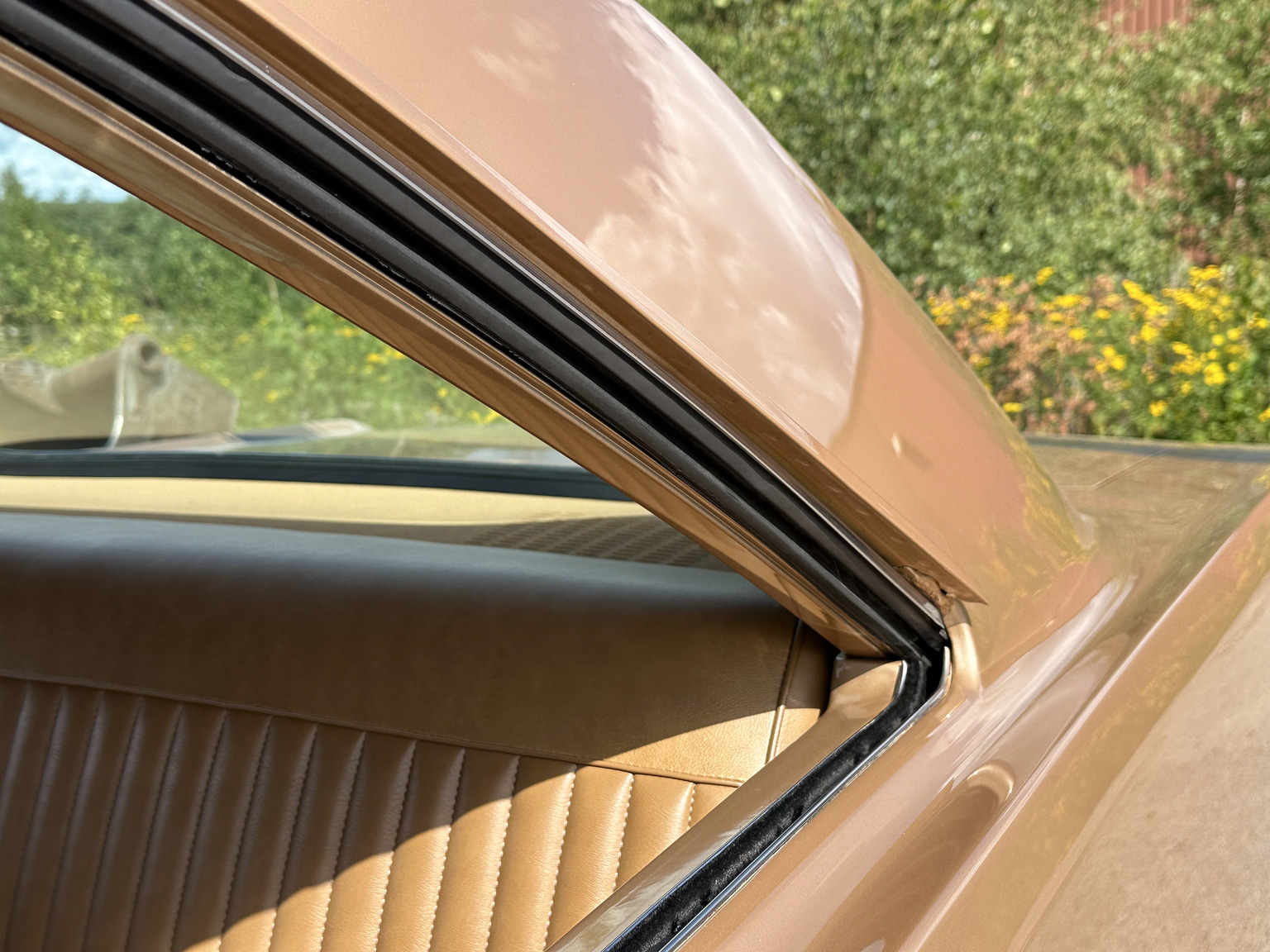 Exterior image of 1969 Dodge Dart Swinger 340 (37)