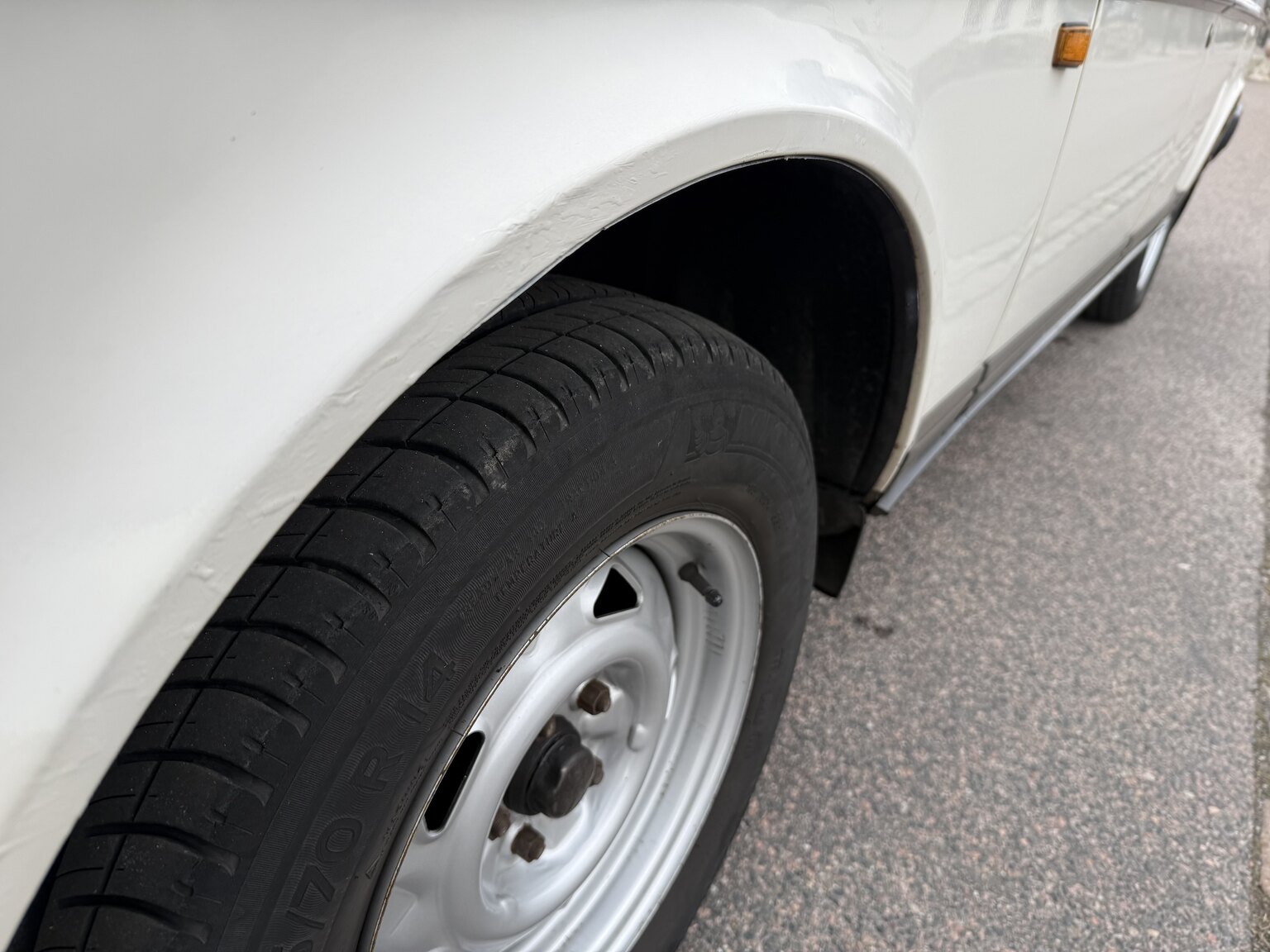 Exteriörbild på 1991 Volvo 240 GL Automat (24)