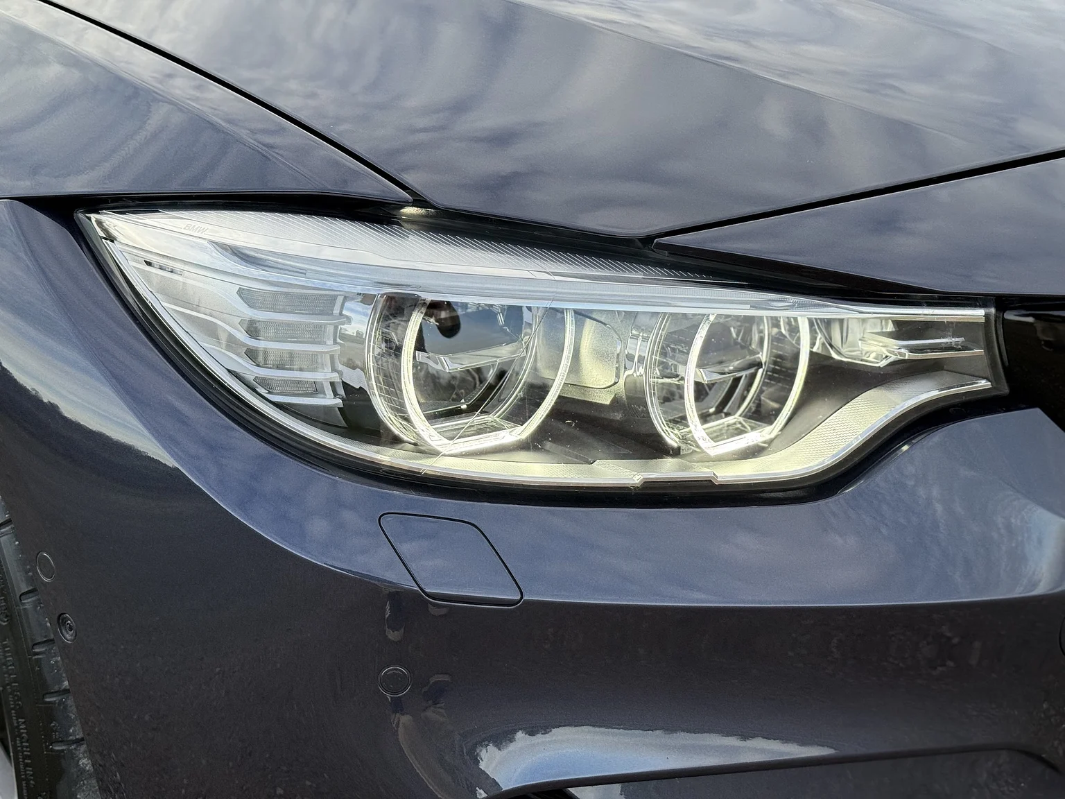 Exteriörbild på 2017 BMW M3 Competition 30 Jahre (44)