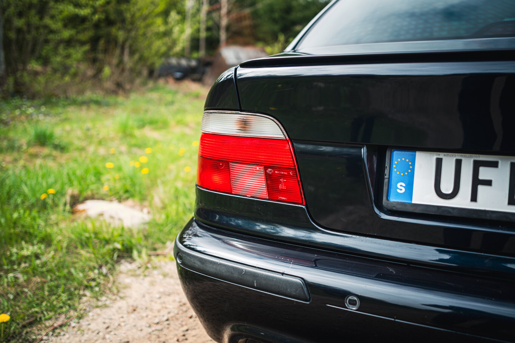 Exterior image of 2000 BMW M5 E39