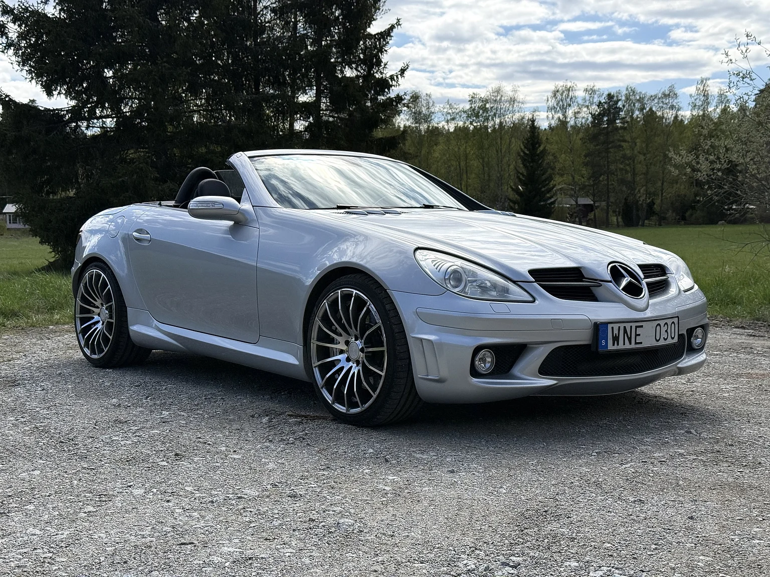 Exteriörbild på 2005 Mercedes-Benz SLK 55 (5)