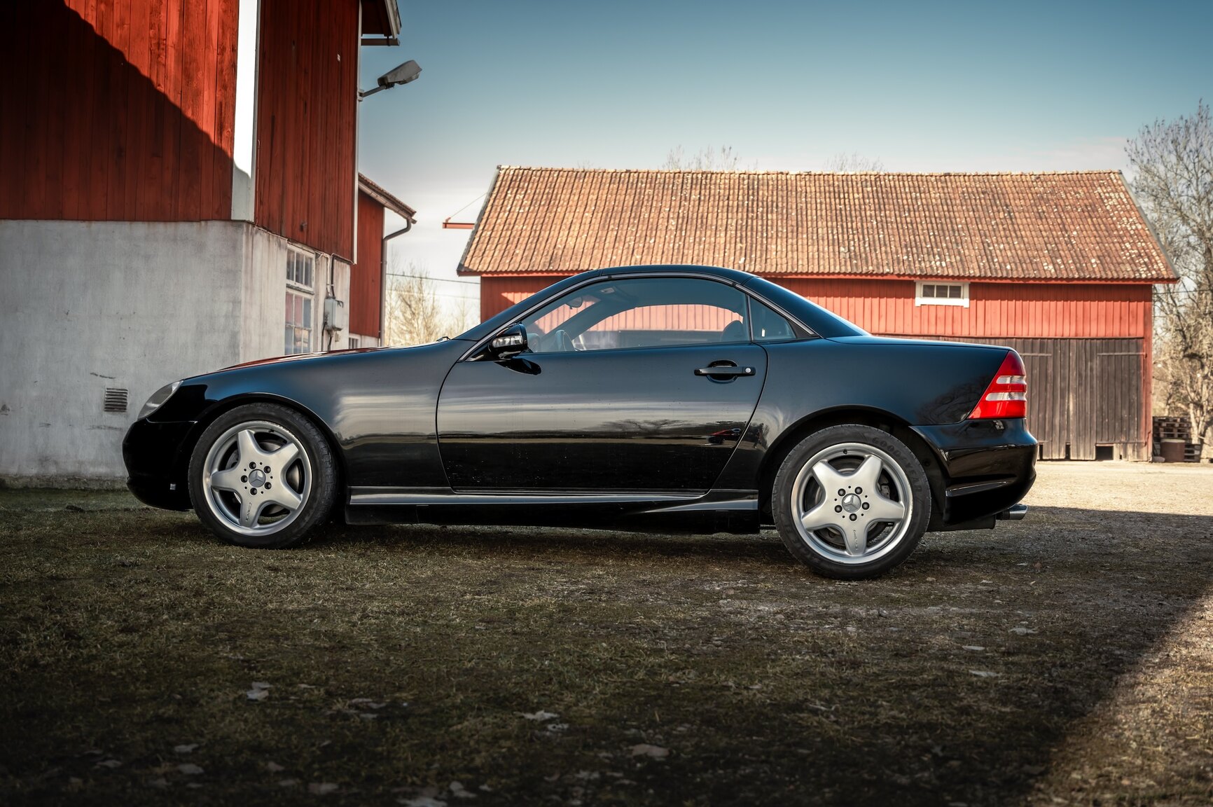 Exterior image of 2001 Mercedes-Benz SLK 320