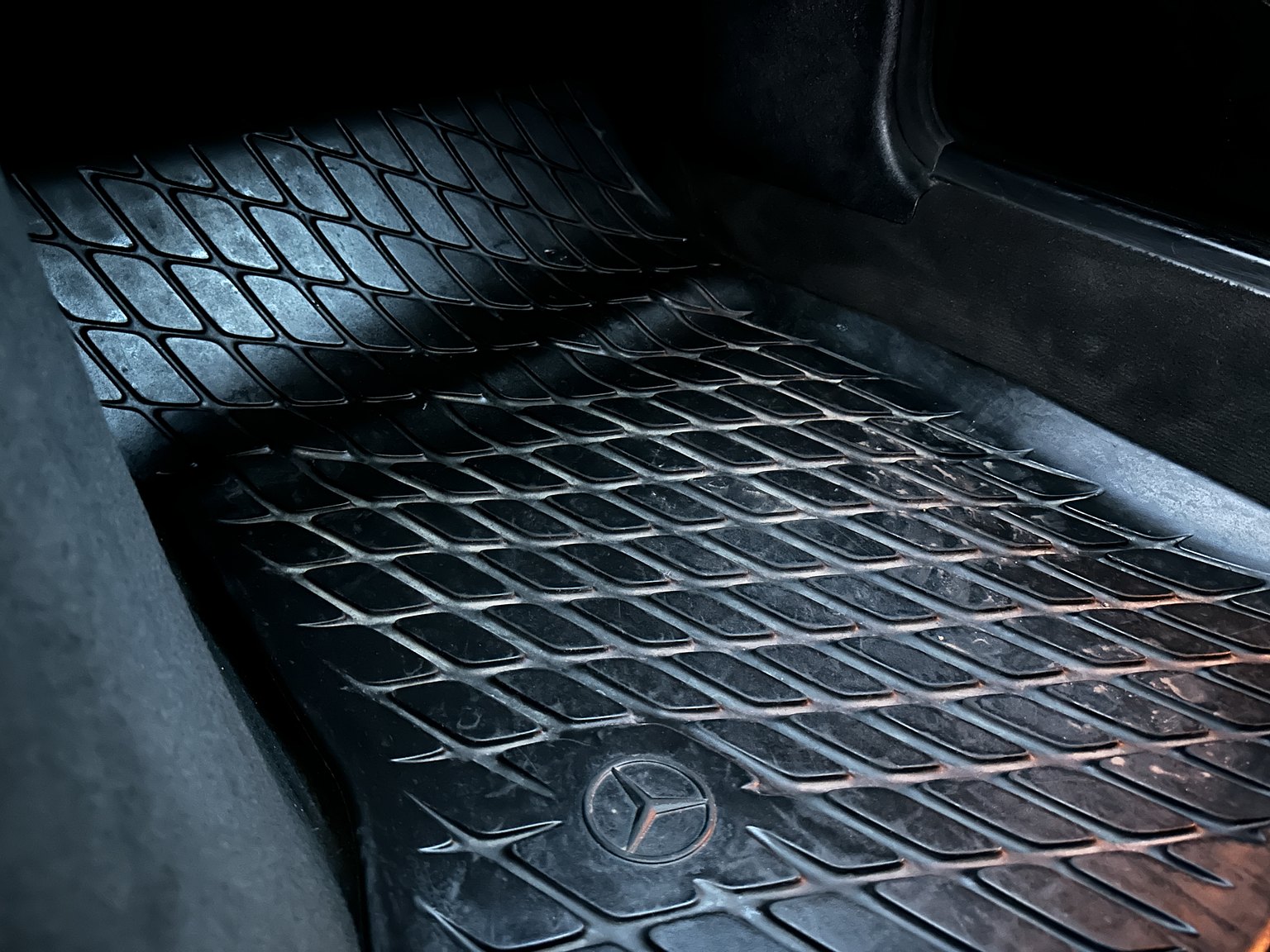 Interior image of 1996 MERCEDES-BENZ E 320 T