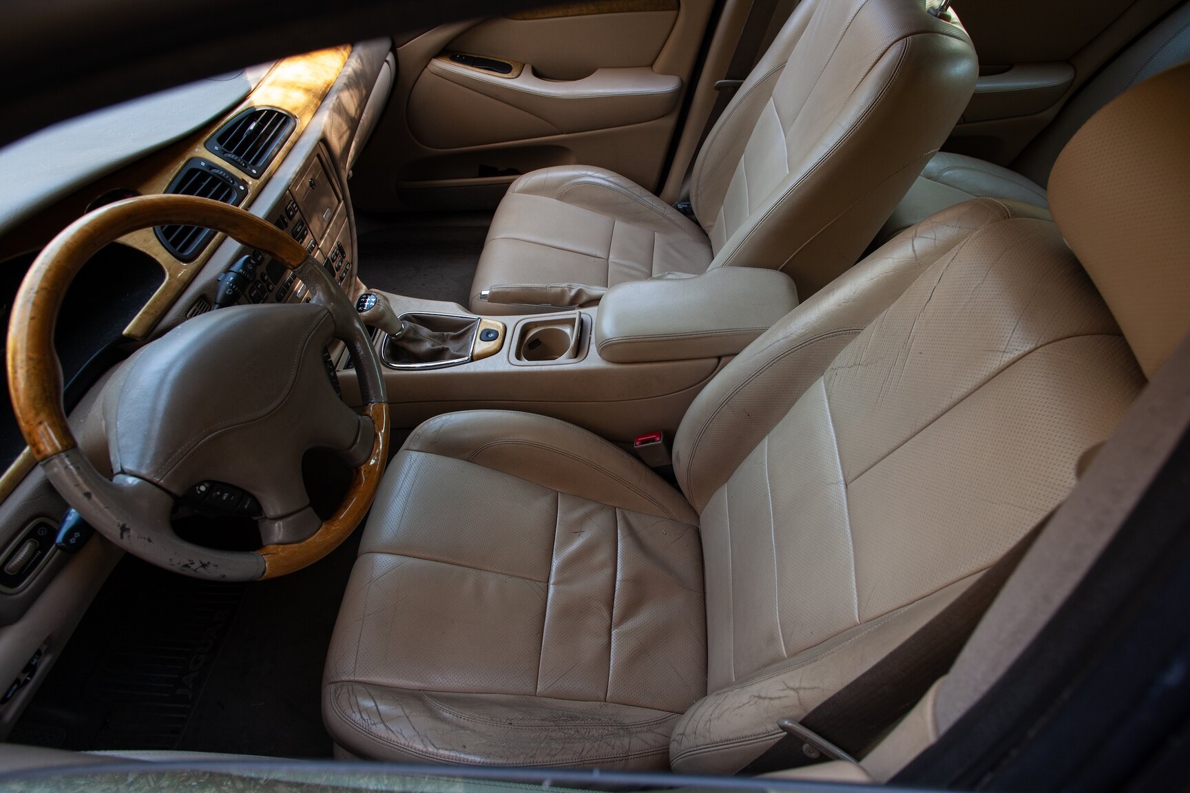 Innenraumfoto von 1999 Jaguar S-Type V6
