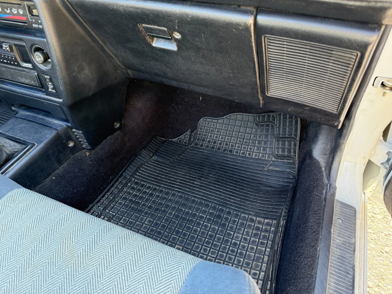Innenraumfoto von 1988 Toyota Celica Cabriolet (25)