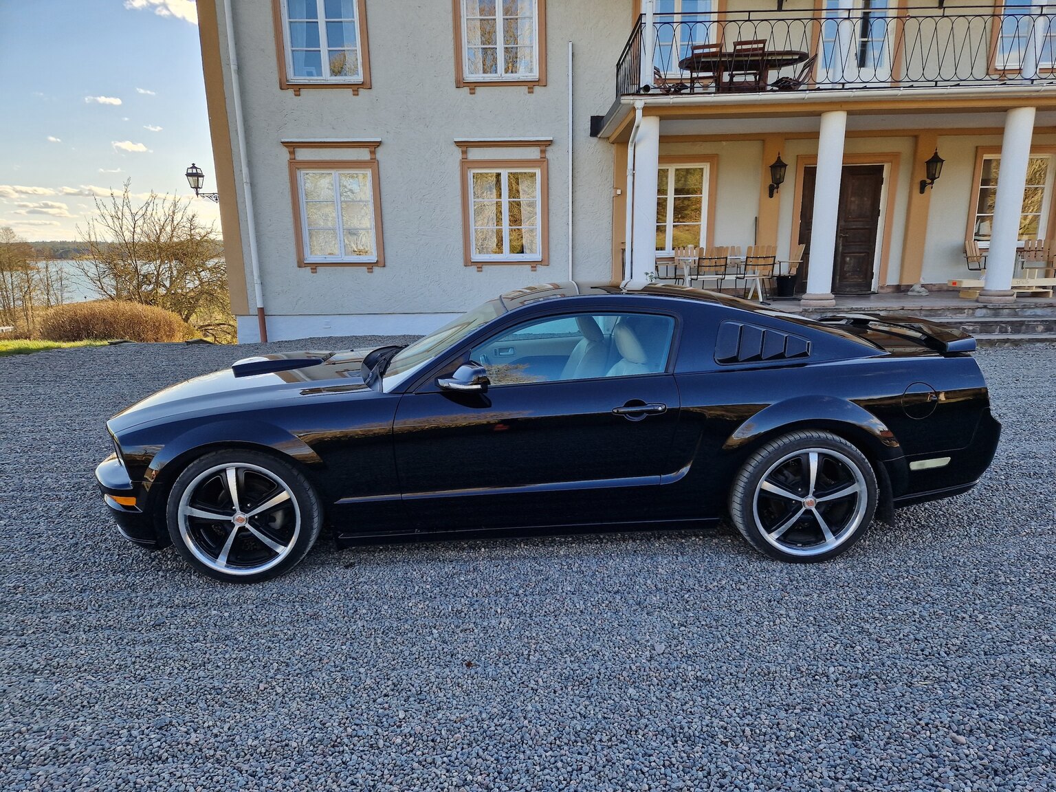 Exteriörbild på 2007 Ford Mustang V6 