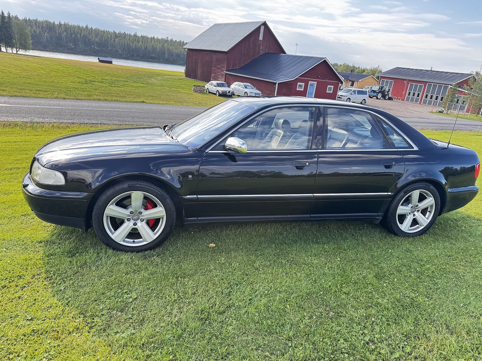 Exteriörbild på 1999 Audi S8 4.2 Quattro