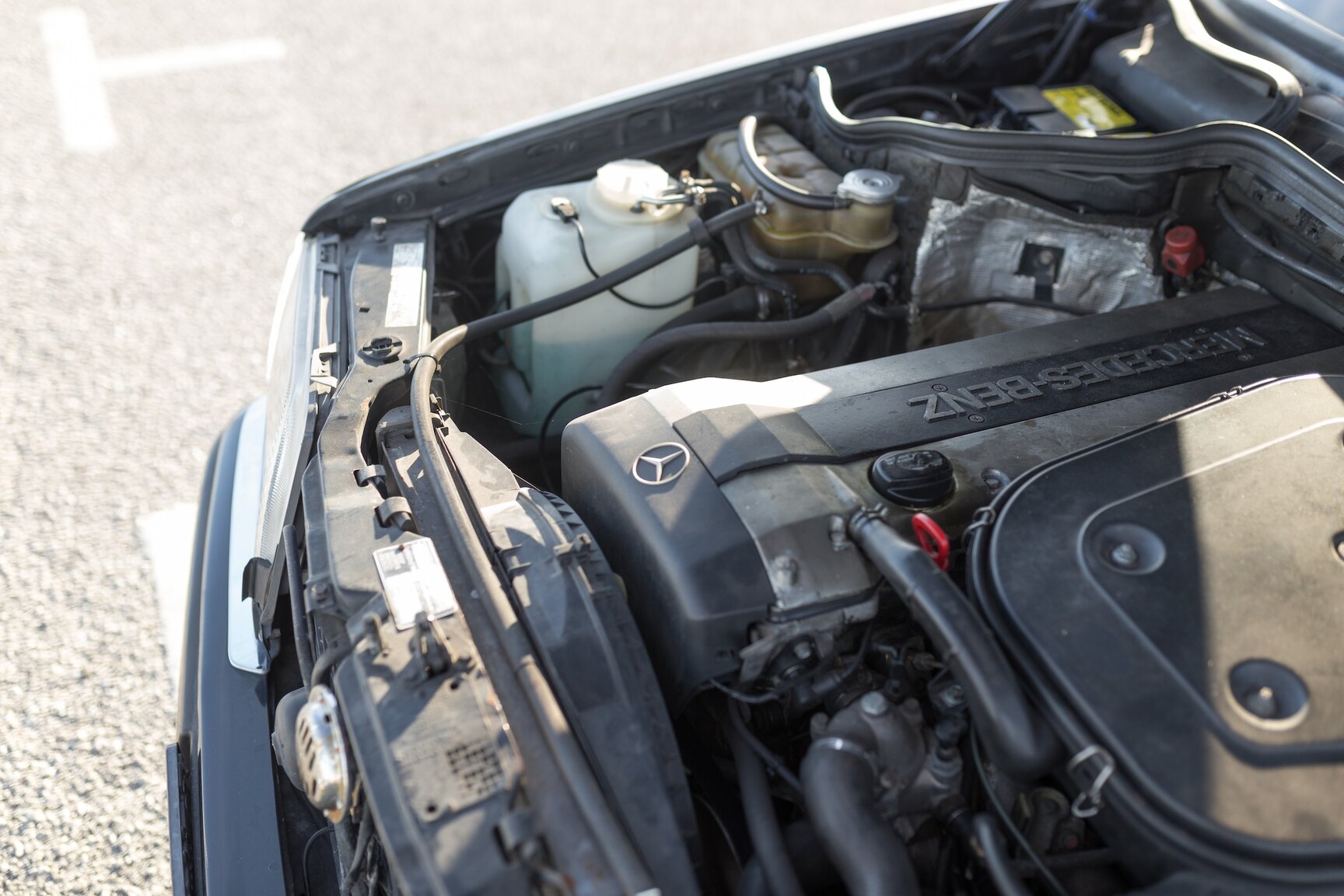 Image of 1993 Mercedes-Benz 300 CE-24 Cabriolet mechanics
