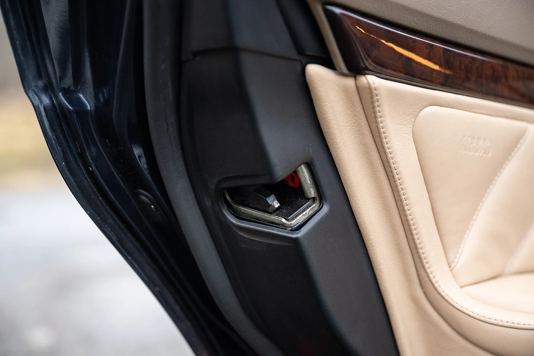 Interior image of 1996 BMW 740 iA - NO RESERVE (16)