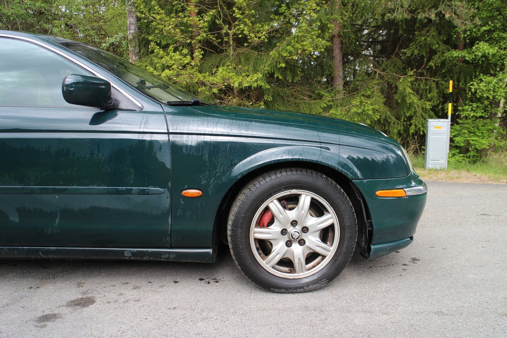 Exterior image of 1999 Jaguar S-Type V6