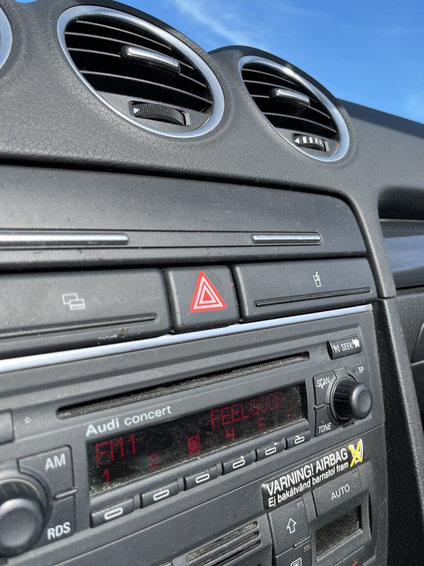 Innenraumfoto von 2003 Audi A4 Cabriolet 3.0