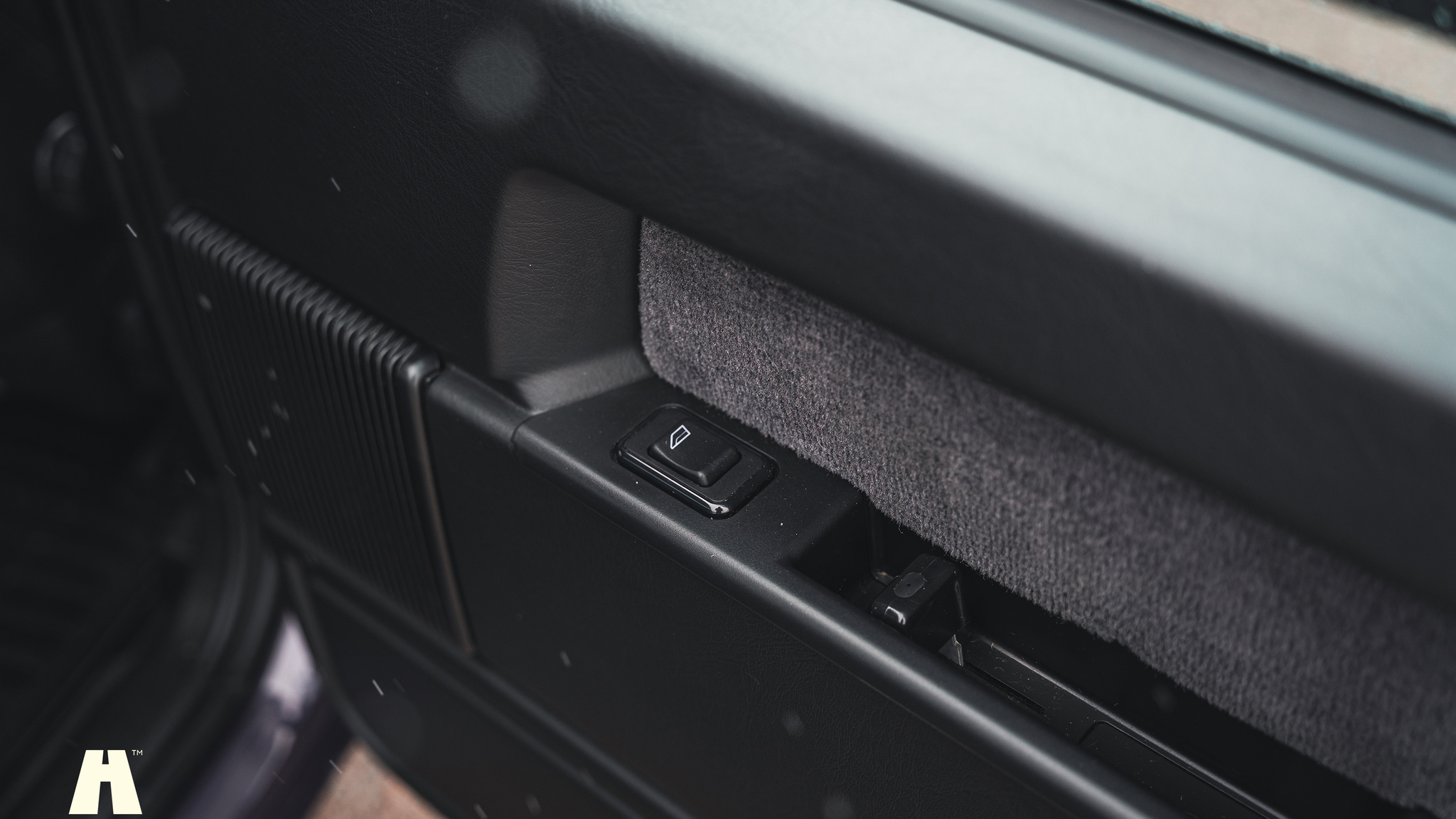 Interior image of 1995 Volvo 940 SE