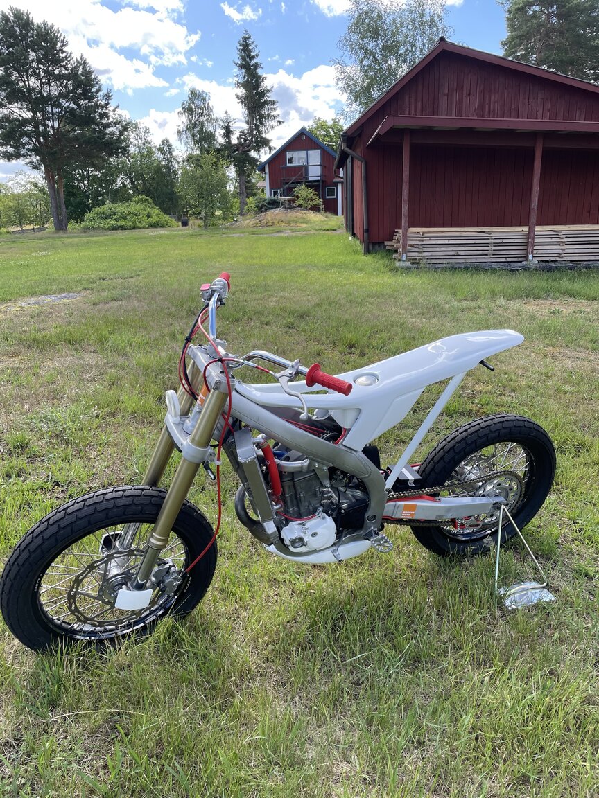 Aussenfoto 2006 Marcus Moto Design CRF Tracker