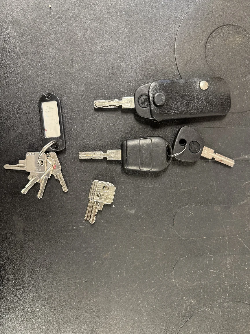 Dokumentation för 1992 BMW 850i 6-speed manual - NO RESERVE (1)