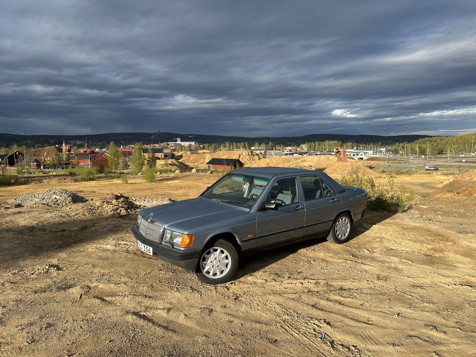 Exterior image of 1988 Mercedes-Benz 190 E